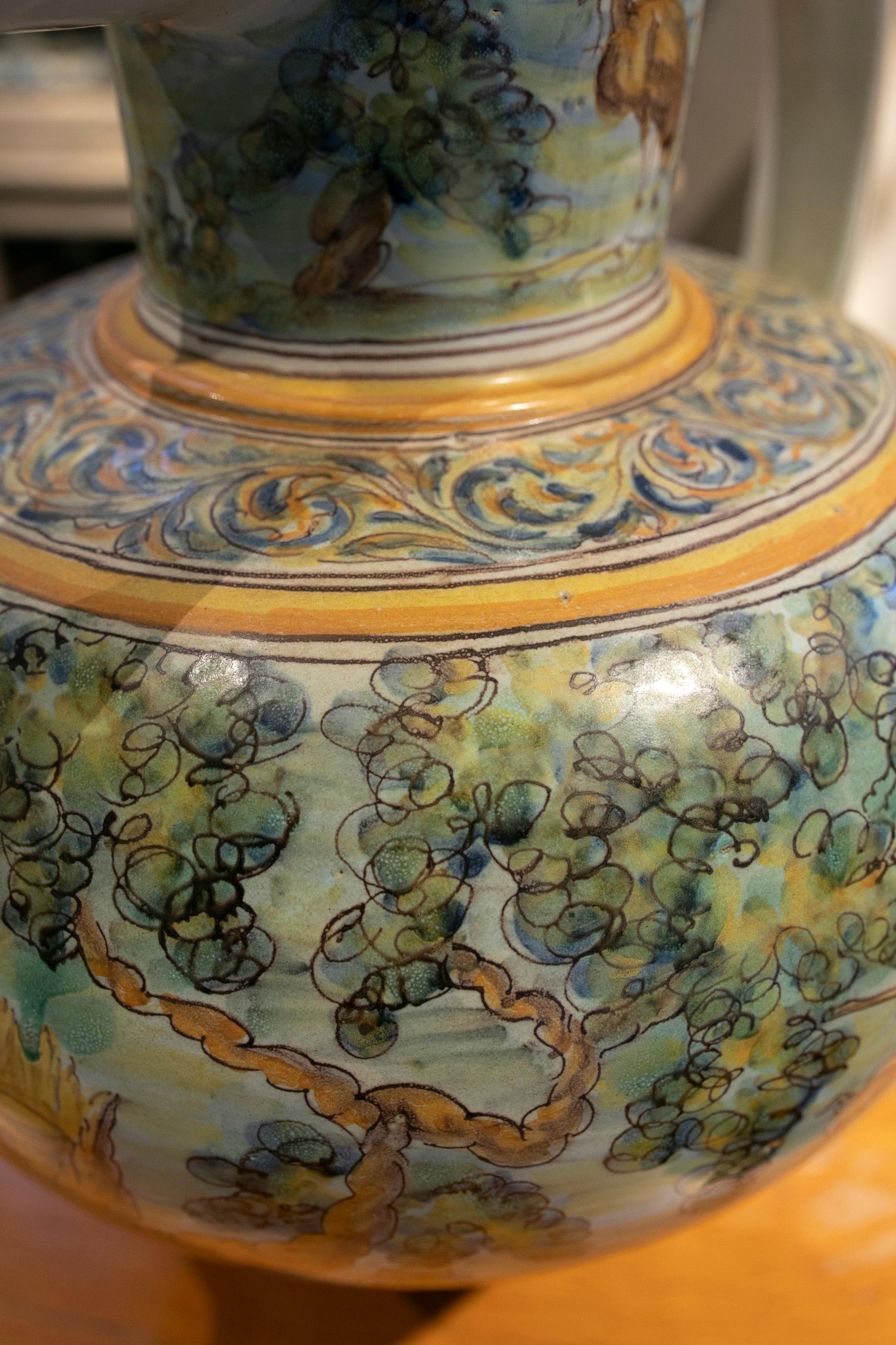 Talavera-Vase mit handbemalten, glasierten Henkeln im Angebot 6