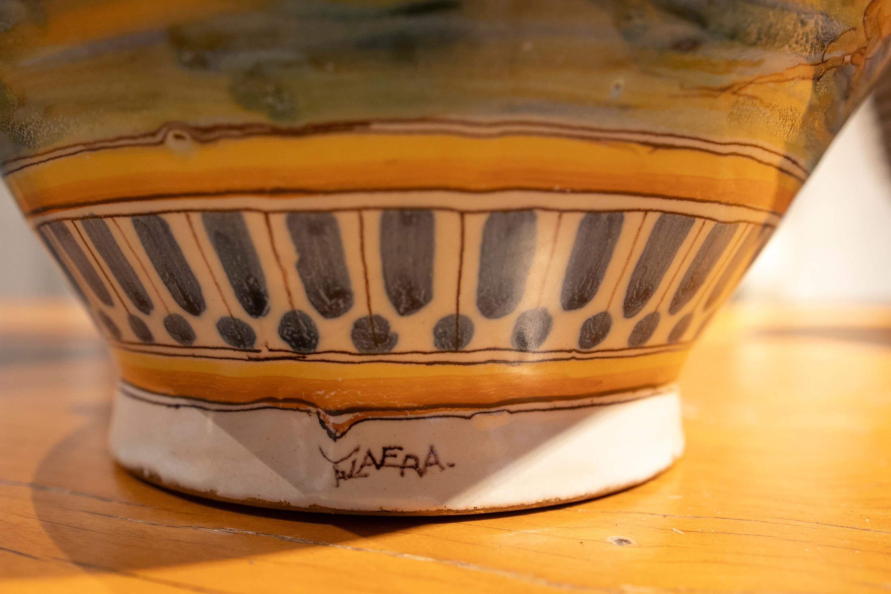 Talavera-Vase mit handbemalten, glasierten Henkeln im Angebot 8
