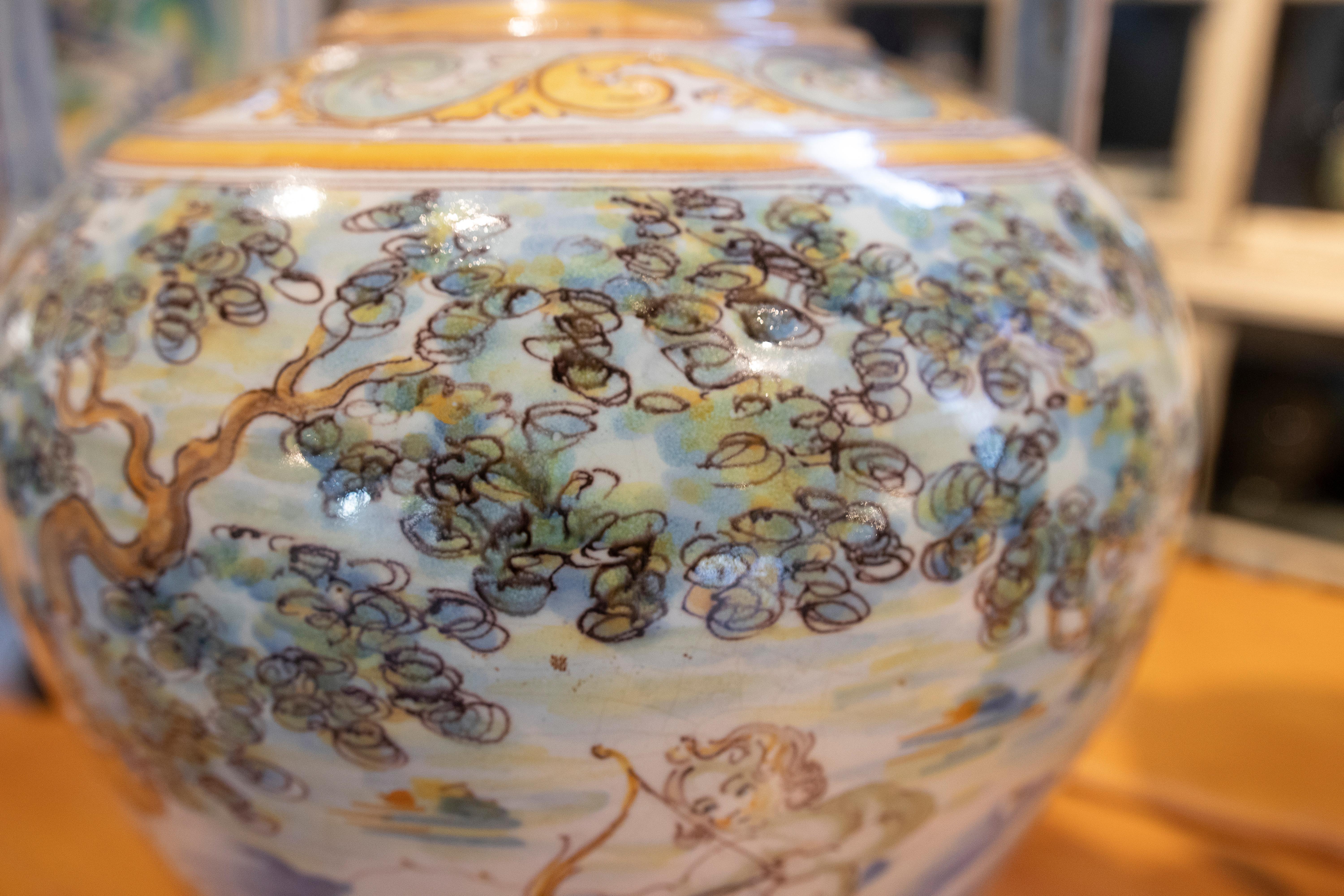 Vase Talavera avec poignées émaillées peintes à la main en vente 8