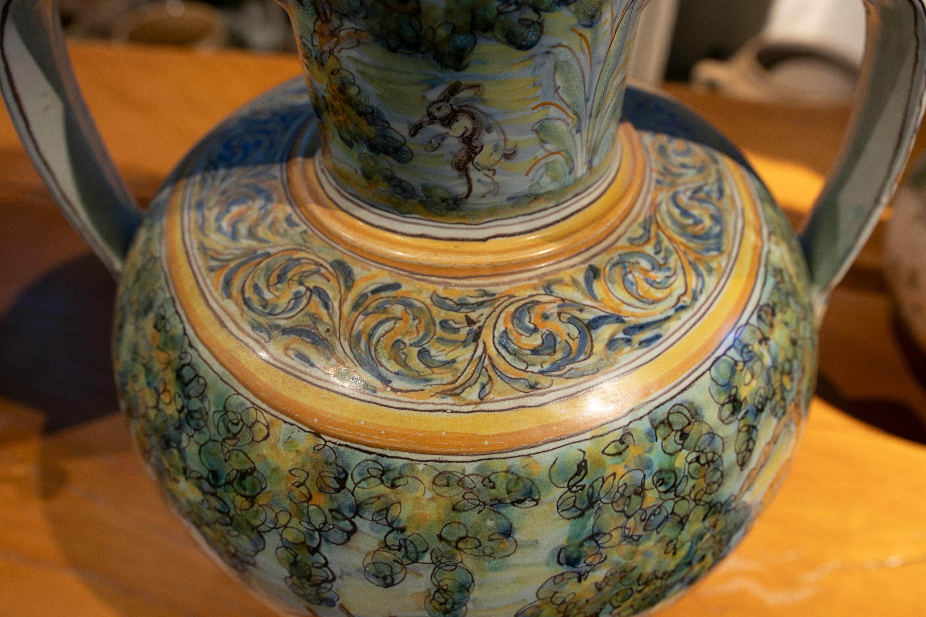 Talavera-Vase mit handbemalten, glasierten Henkeln im Angebot 10