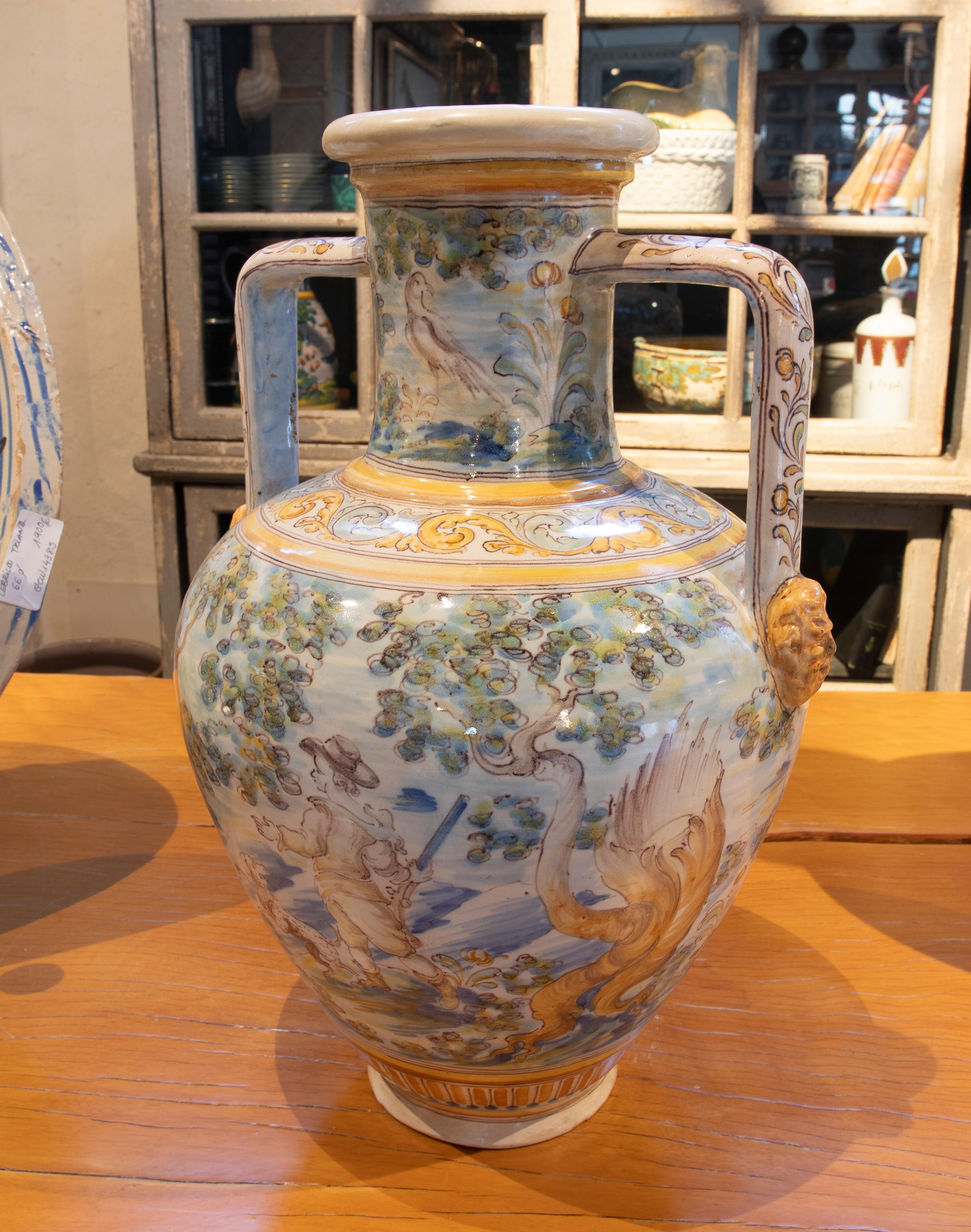 Talavera-Vase mit handbemalten, glasierten Henkeln (19. Jahrhundert) im Angebot