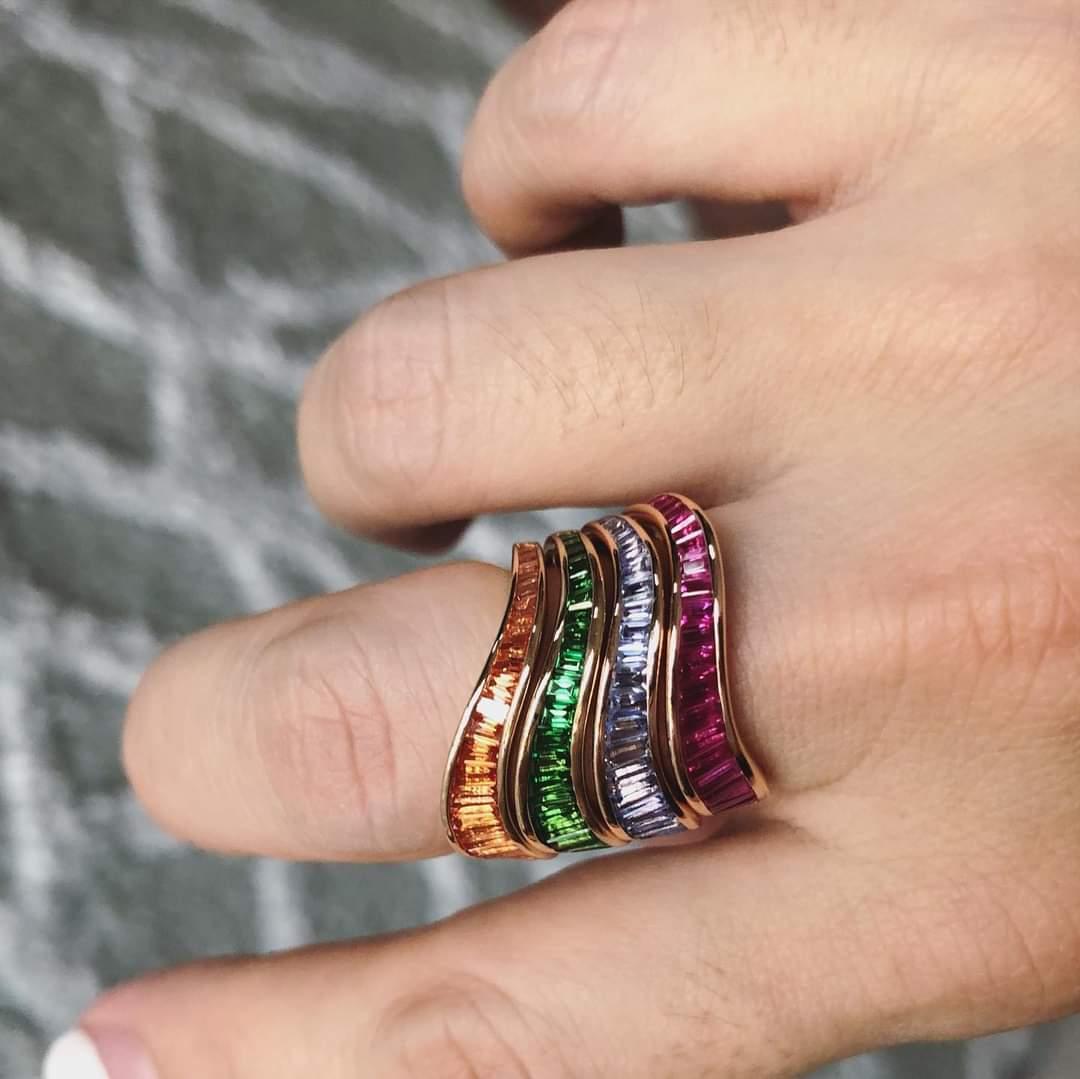 Talay Flow Ruby Baguette Ring 18K Gold in vendita 1