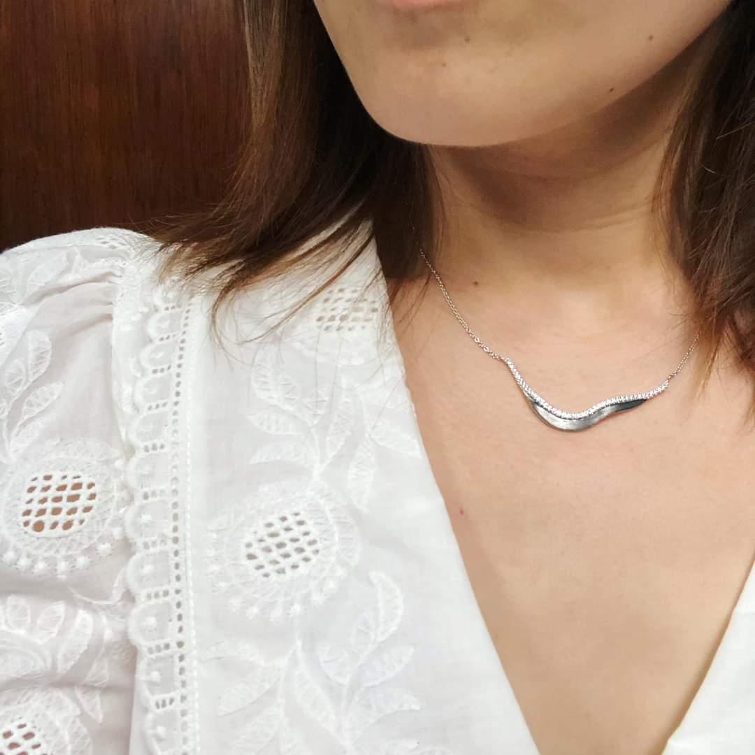 Talay Wave 19 Diamond Necklace 18K White Gold in vendita 1