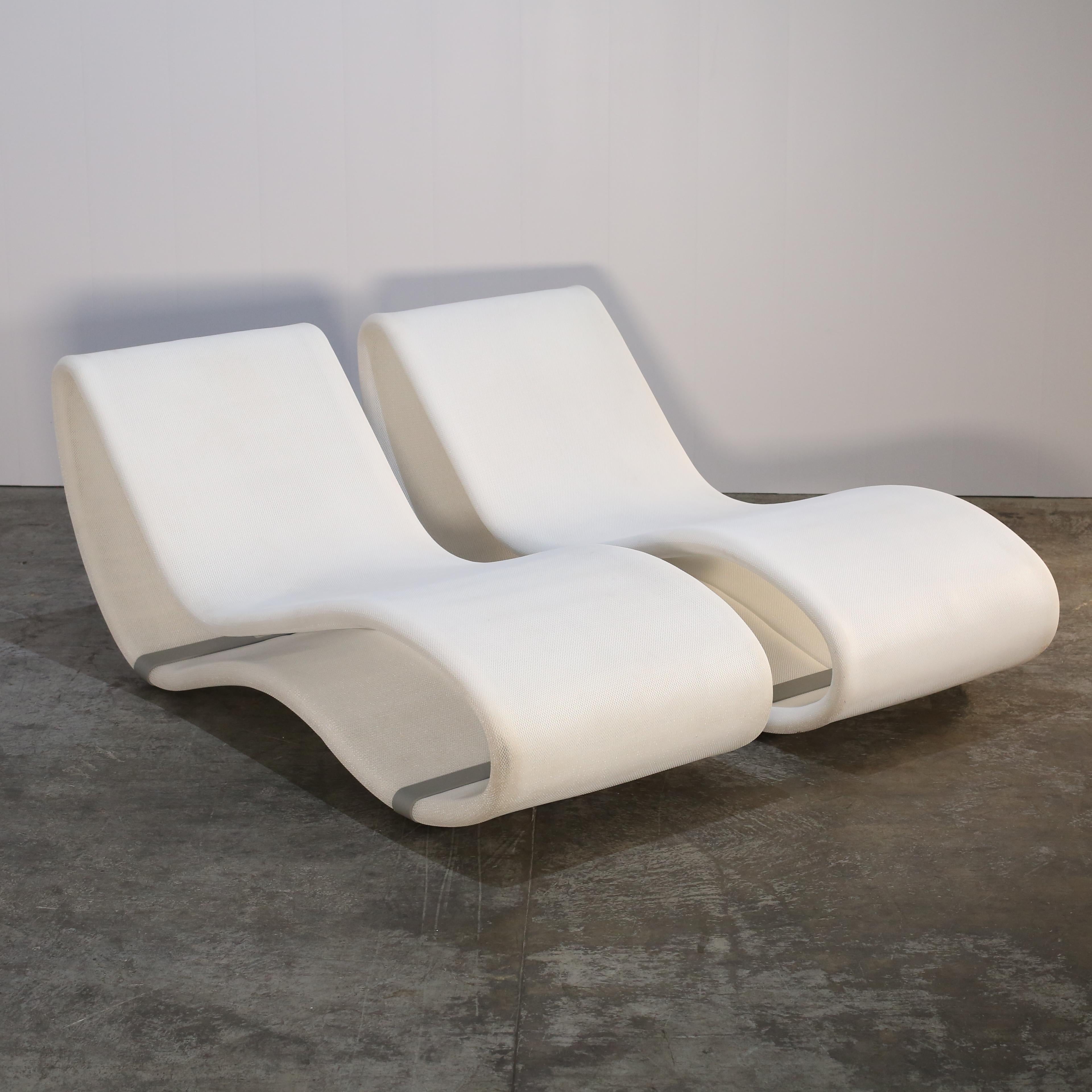 Moderne Bancs solaires Talenti Breez 2.0 par Karim Rachid, lot de deux en vente