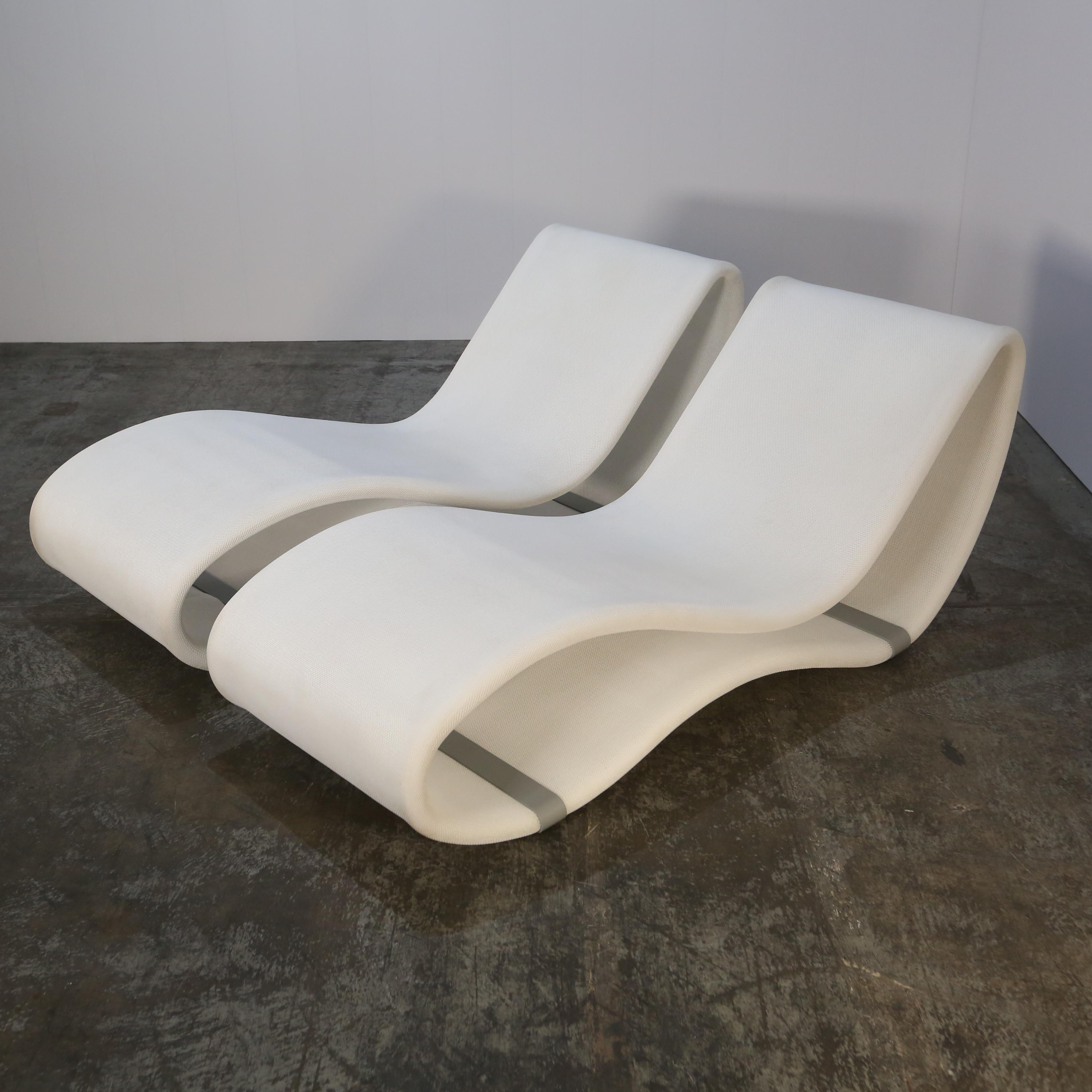 Aluminium Bancs solaires Talenti Breez 2.0 par Karim Rachid, lot de deux en vente
