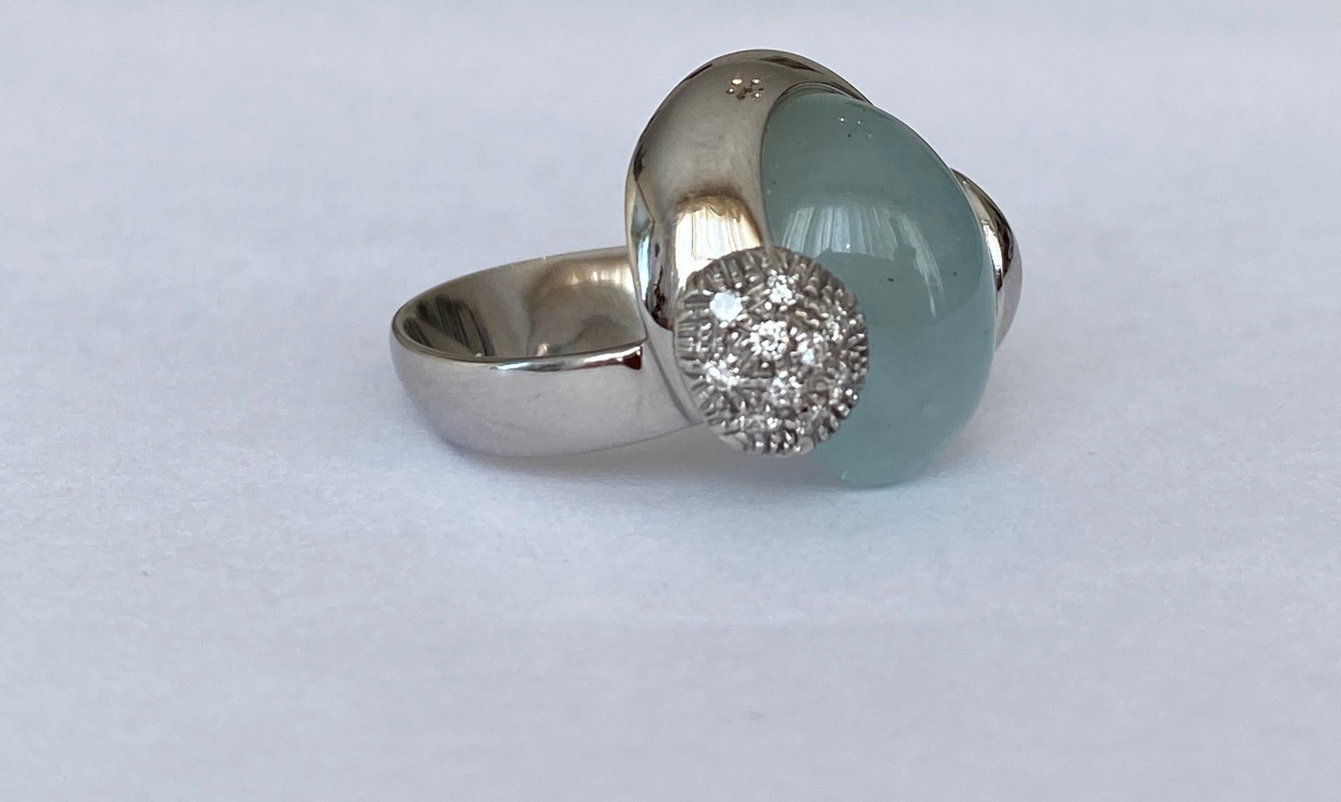 Contemporary Talento Italiano designer 18 KT white gold ring with aquamarine and diamonds For Sale