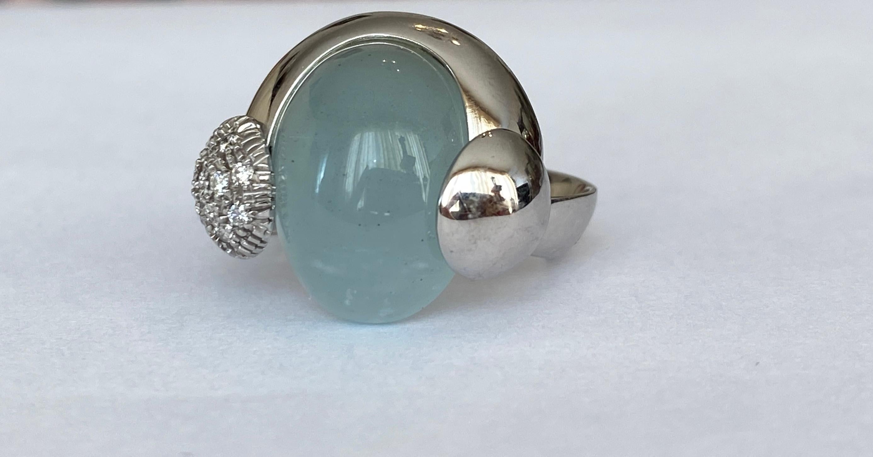 Talento Italiano designer 18 KT white gold ring with aquamarine and diamonds In Good Condition For Sale In AMSTERDAM, NL