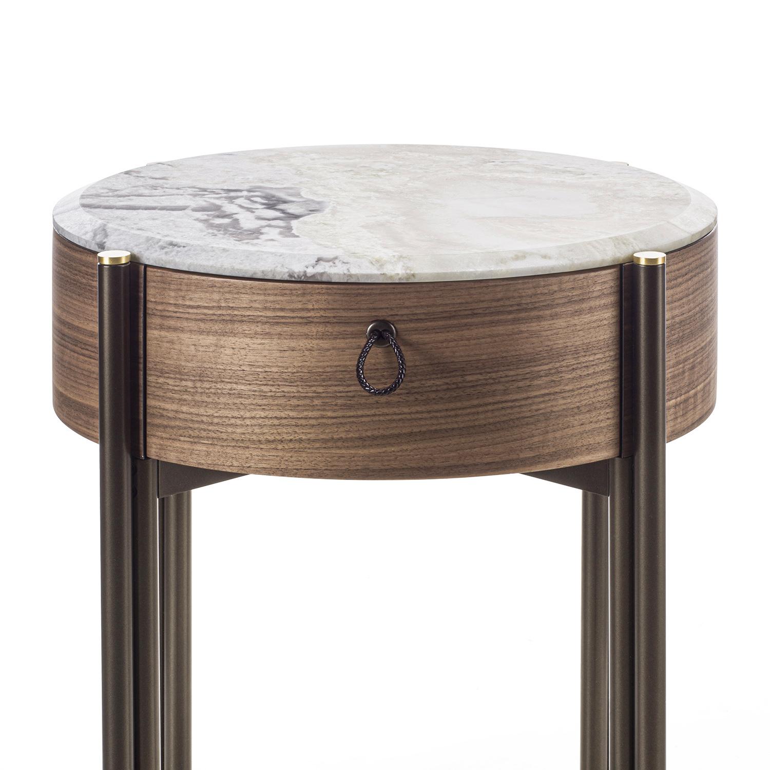 Talia White Side Table In New Condition For Sale In Paris, FR