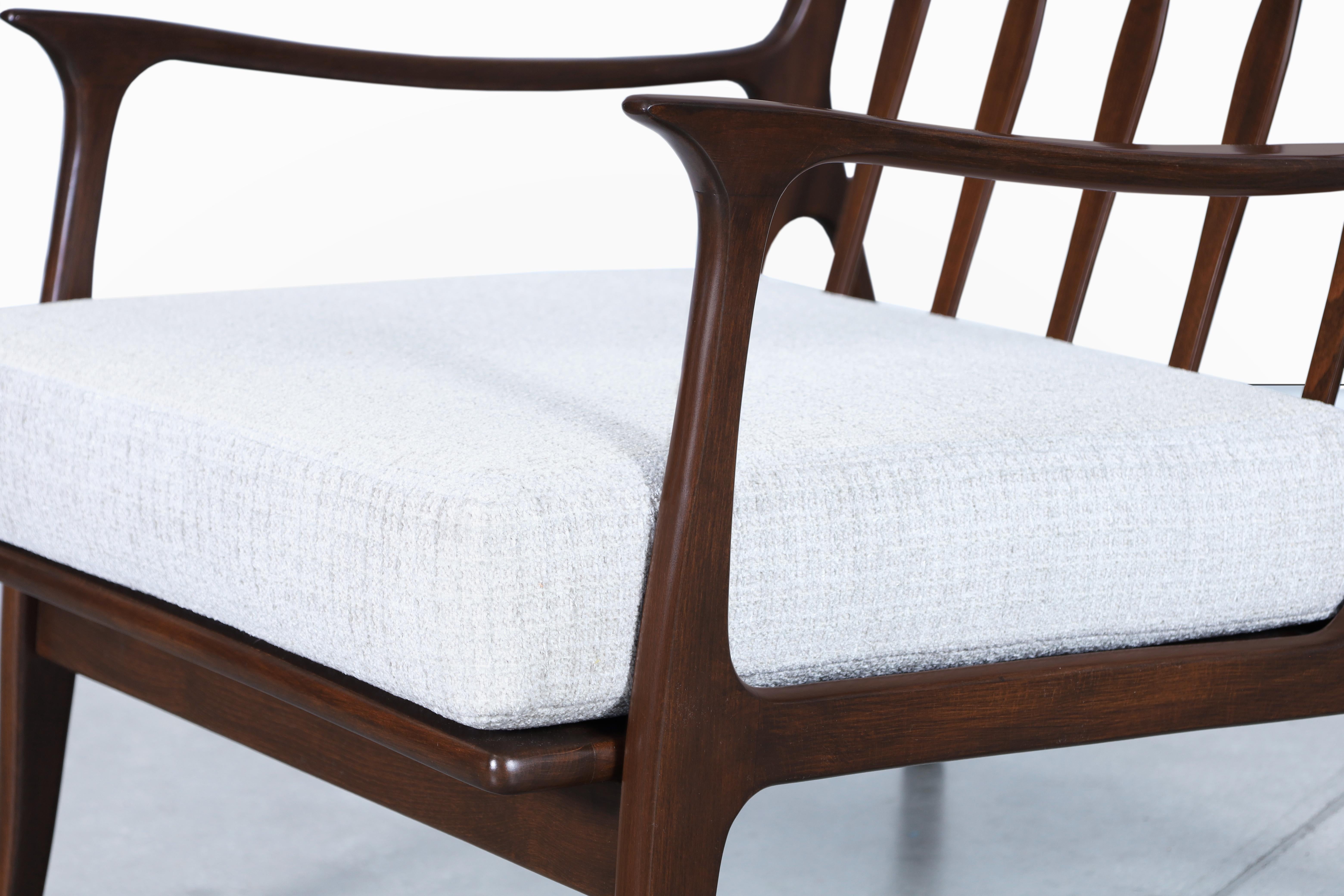 Mid-20th Century Italian Sculptural Walnut Lounge Chair