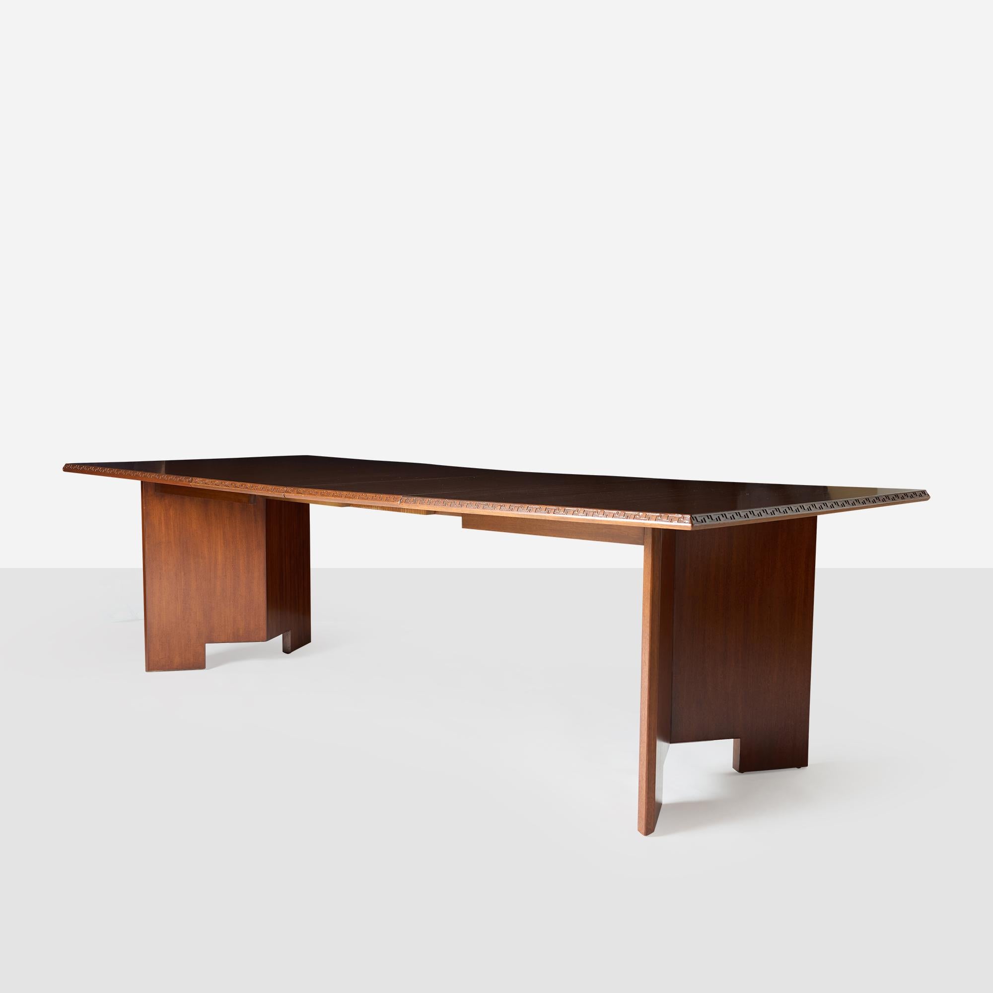 Milieu du XXe siècle Table à manger Taliesin de Frank Lloyd Wright pour Heritage-Henredon en vente