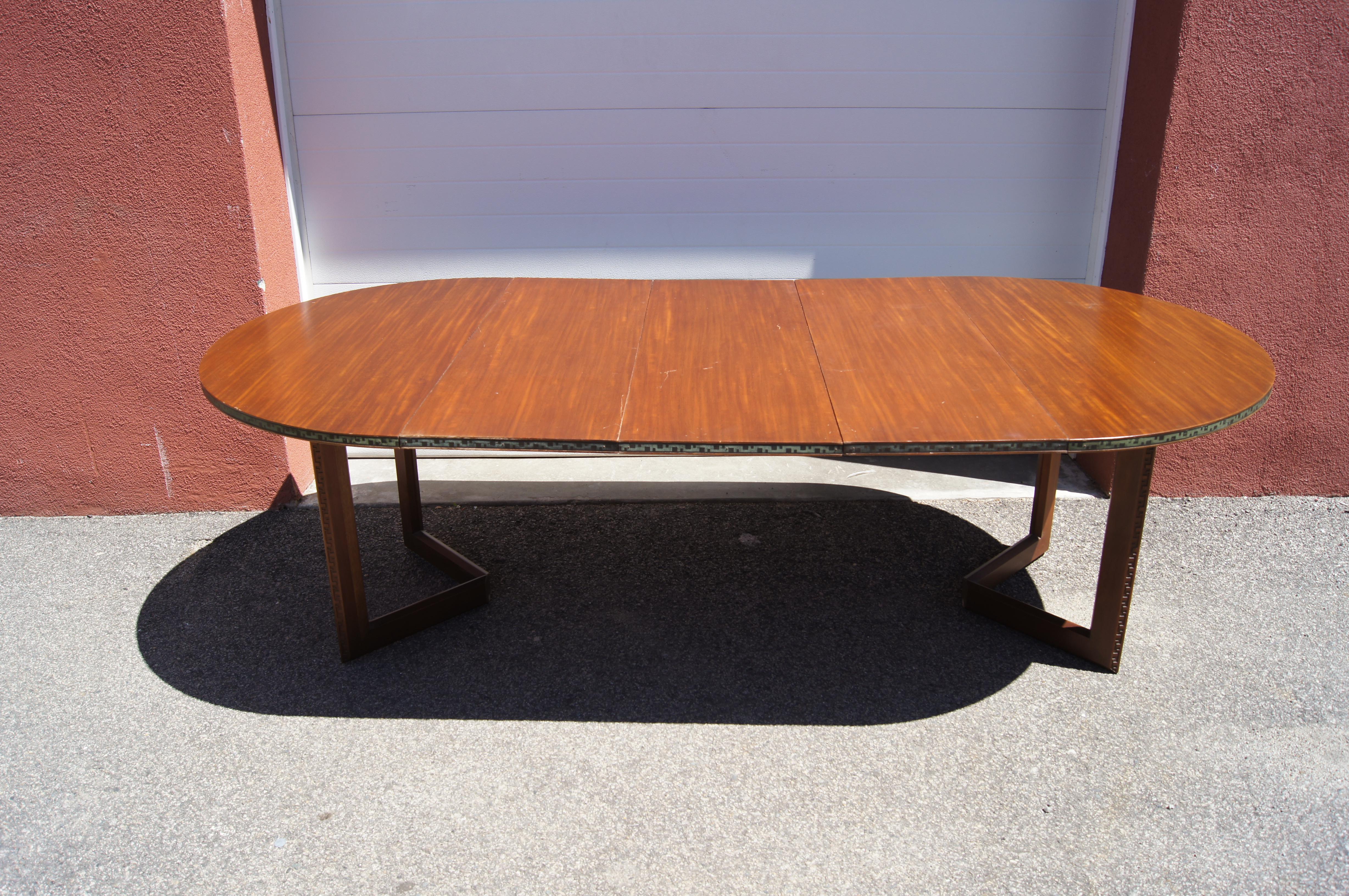 American Taliesin Dining Table & Eight Chairs by Frank Lloyd Wright for Heritage-Henredon For Sale