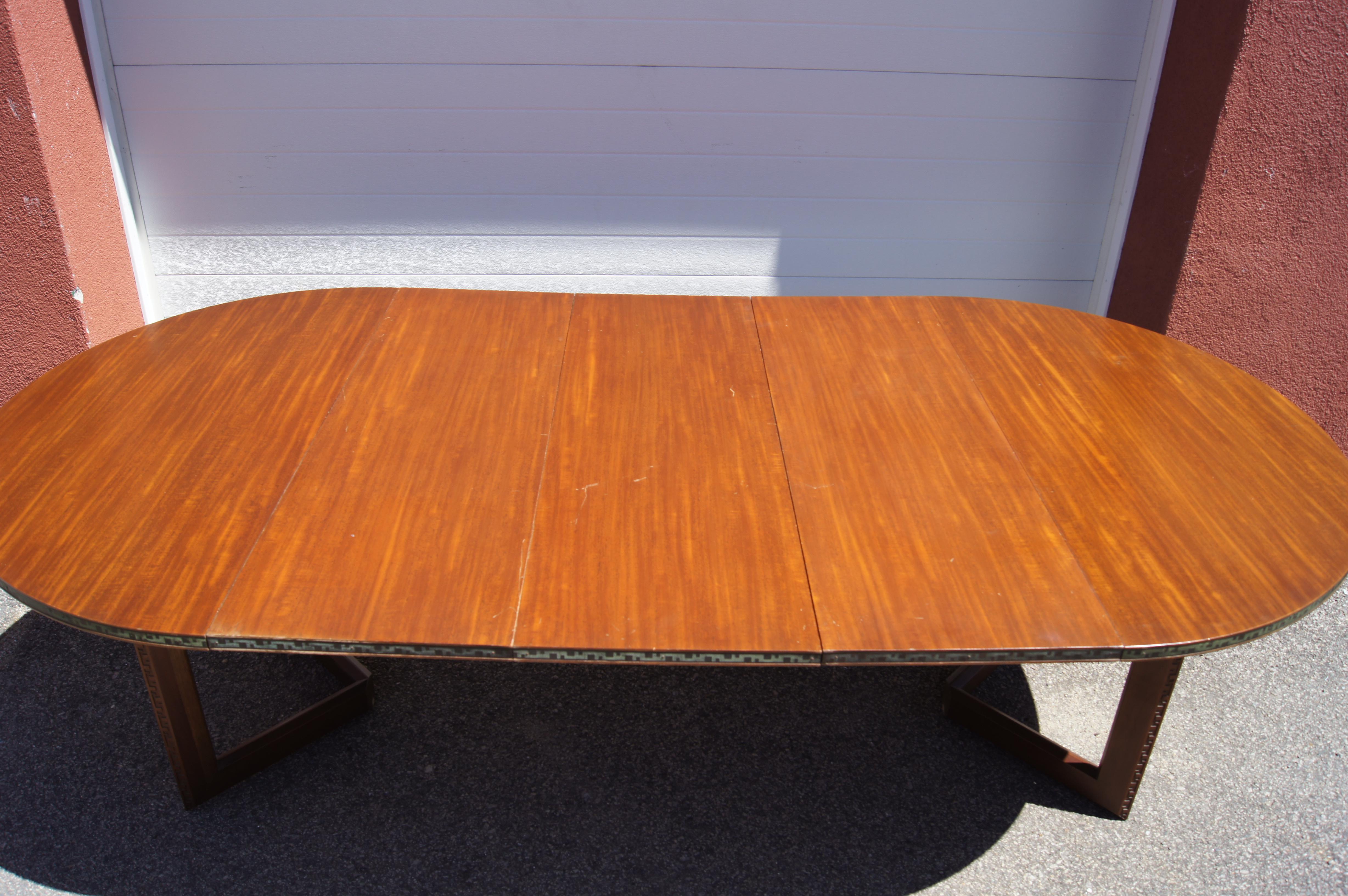 Taliesin Dining Table & Eight Chairs by Frank Lloyd Wright for Heritage-Henredon In Good Condition For Sale In Dorchester, MA