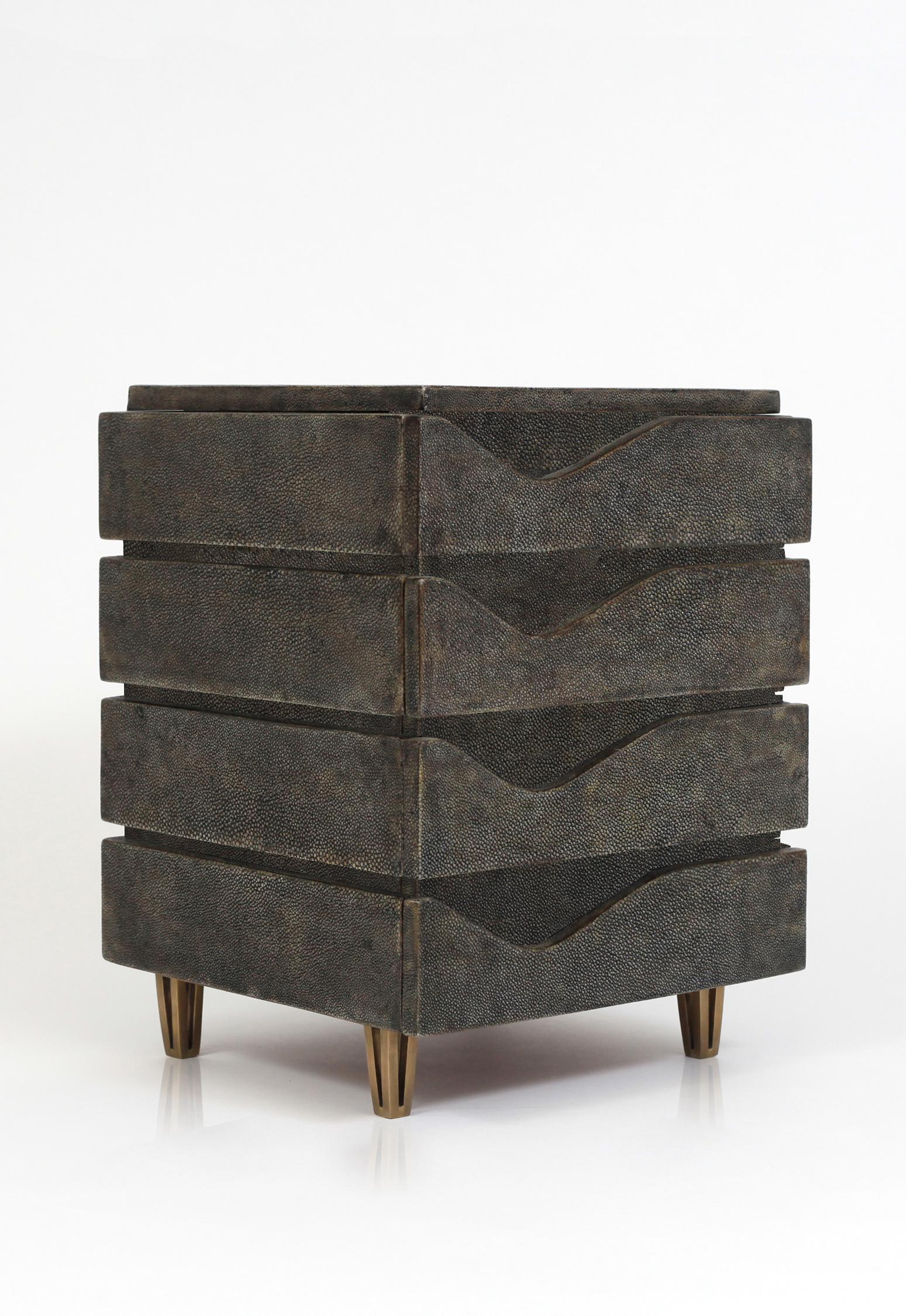 Contemporary Talisa Jewelry Chest in Cream Shagreen, Black Pen Shell & Brass by R&Y Augousti For Sale