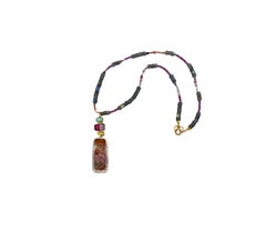„Talisman“-Anhänger aus Achat, zweifarbigem Turmalin und Kyanit, 22 Karat, 18 Karat Feinsilber