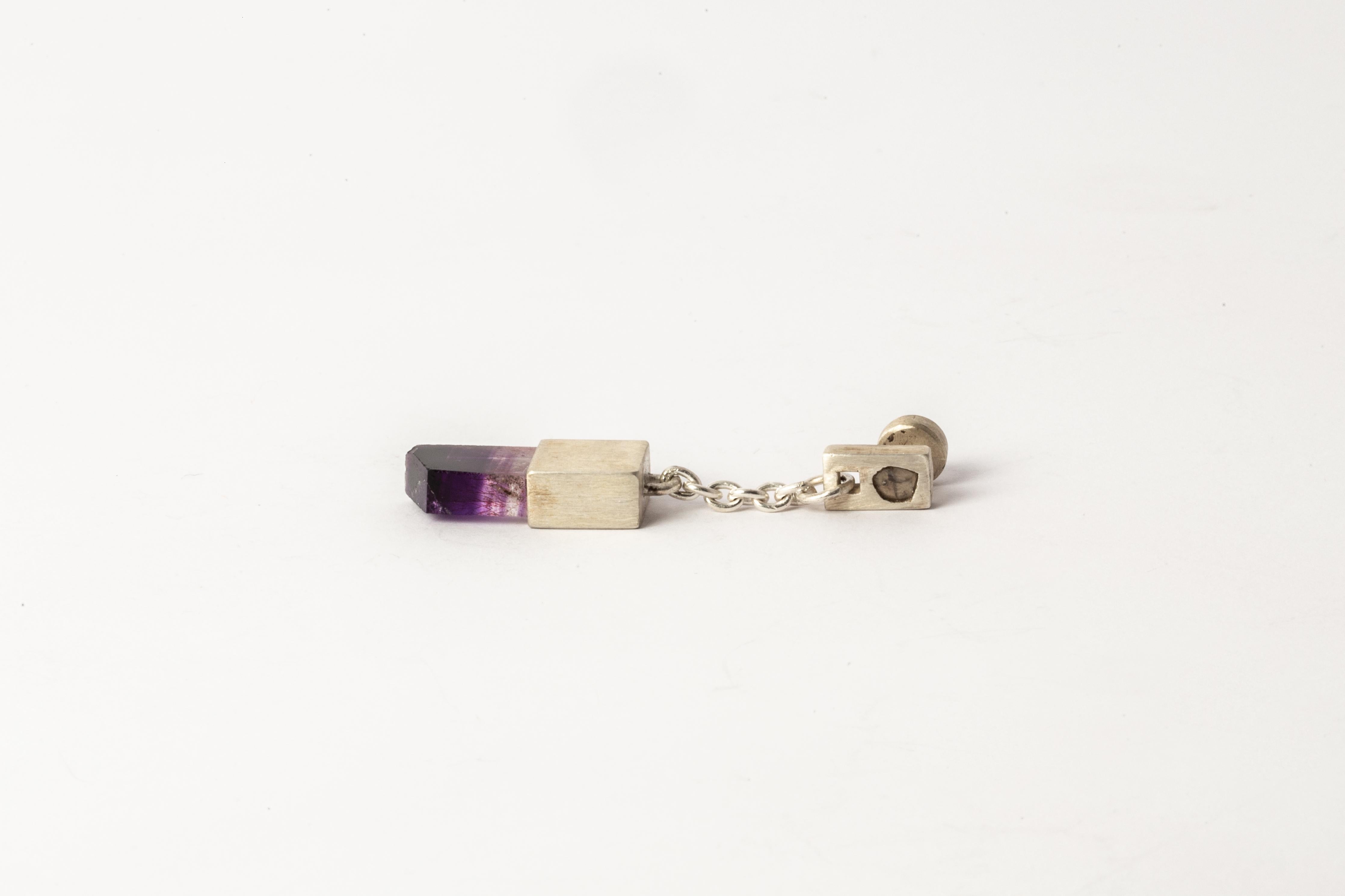 Talisman Dangle Earring (0.1 CT, Amethyst, MA+DIA+AME) In New Condition For Sale In PARIS, FR