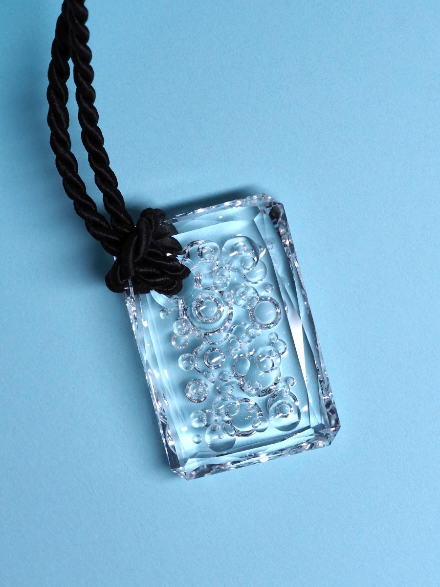Talisman II Pendentif en cristal de roche sculpté Amulette unique pendentif pierre précieuse de guérison en vente 6