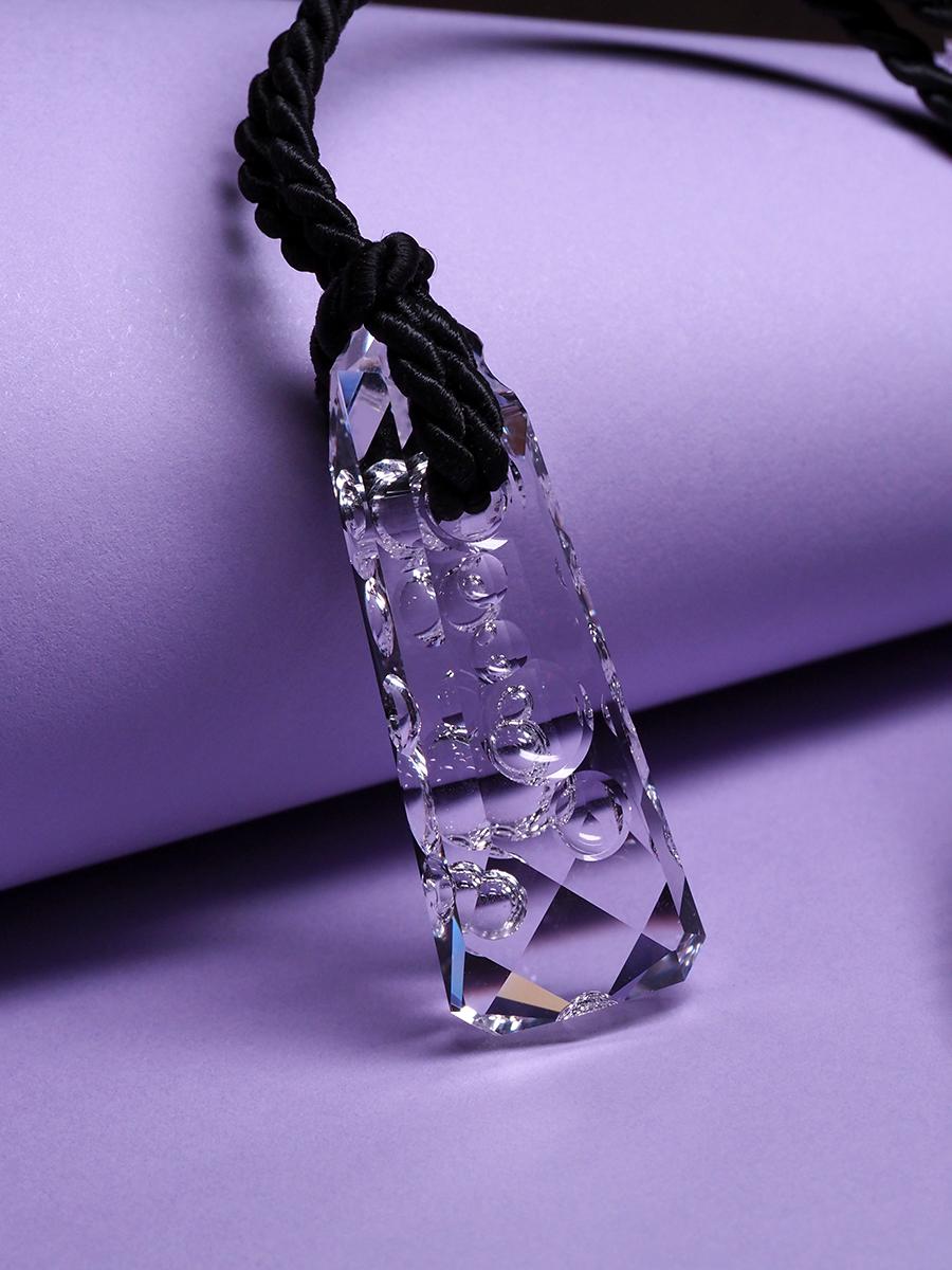 Talisman VII Pendentif Cristal de roche sculpté Amulette Quartz naturel en vente 6