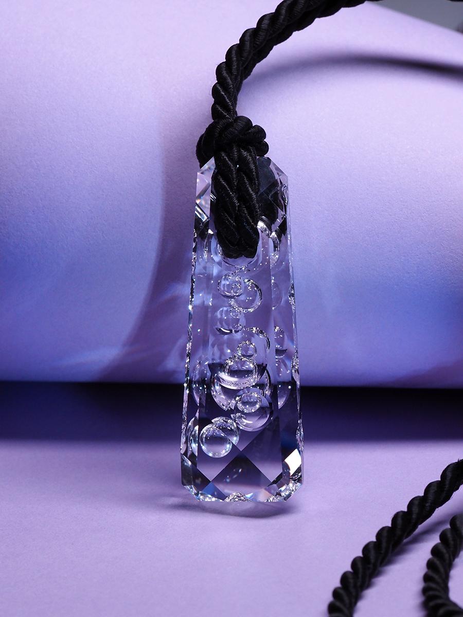 Talisman VII Pendentif Cristal de roche sculpté Amulette Quartz naturel en vente 7