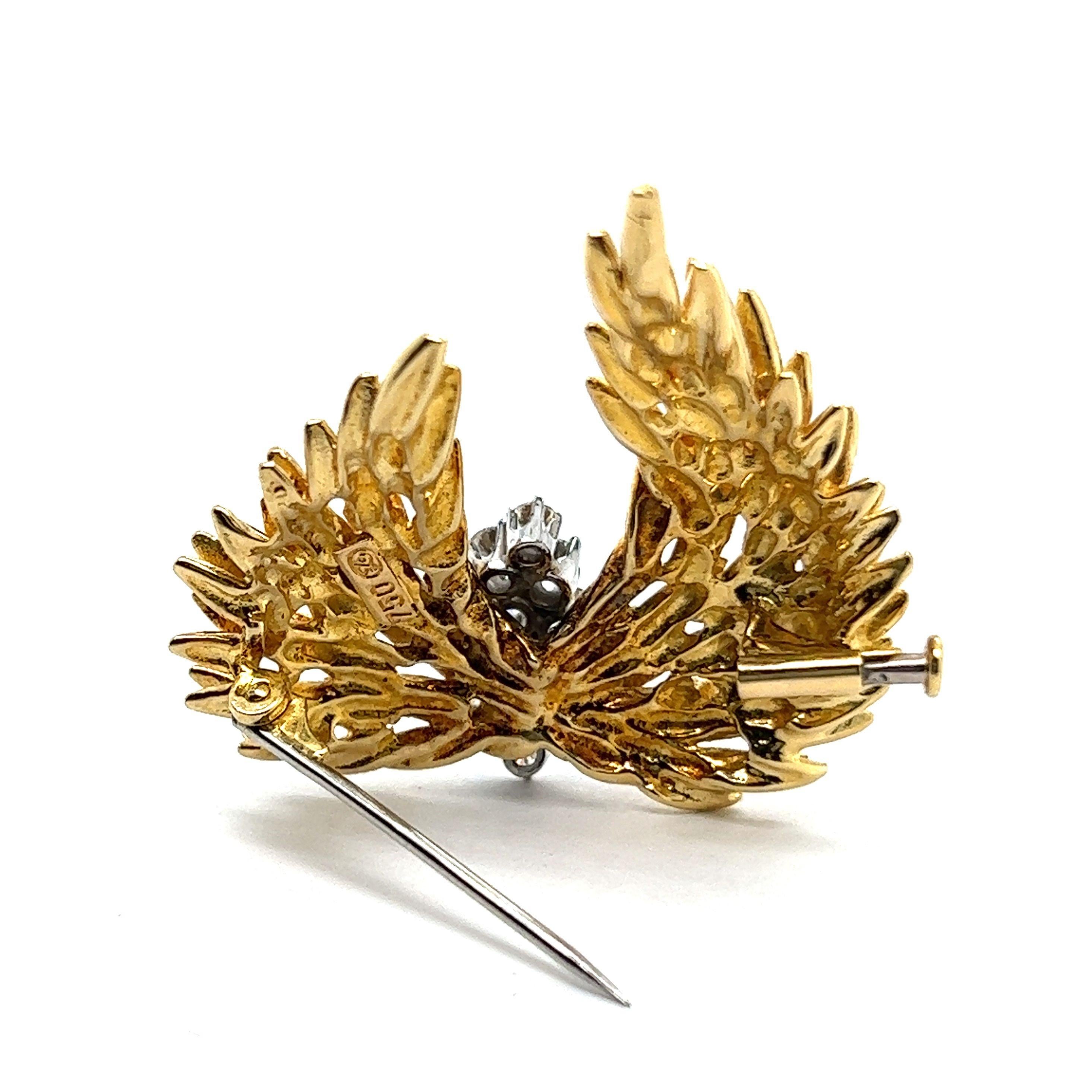 Talisman Wings Brooch with Diamonds in 18 Karat Yellow Gold For Sale 4