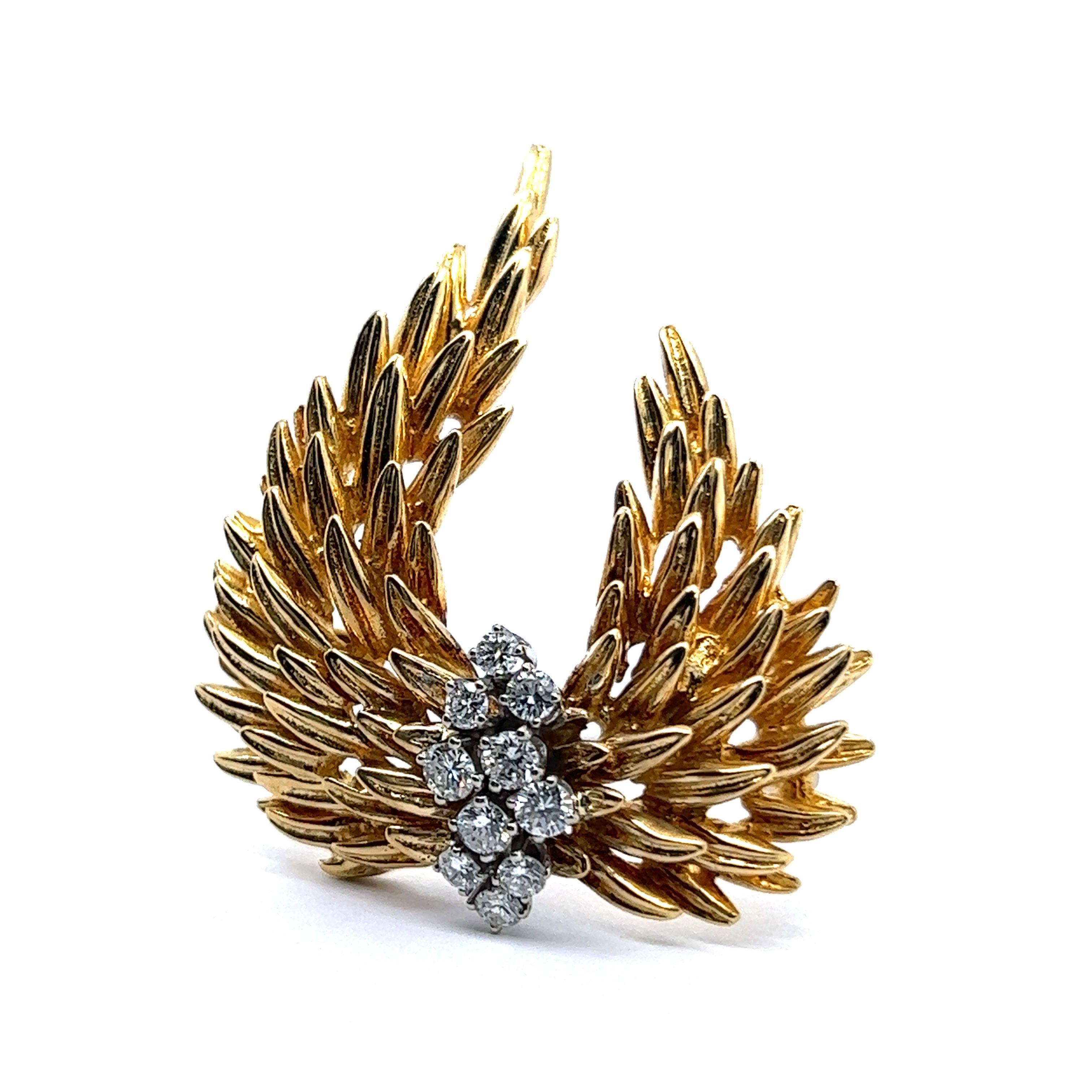 Talisman Wings Brooch with Diamonds in 18 Karat Yellow Gold For Sale 5