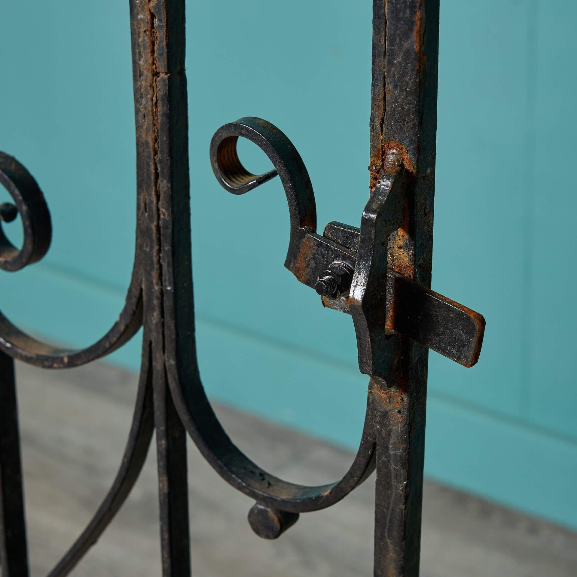 Regency Alto cancello laterale da giardino in ferro battuto del 1920 in vendita
