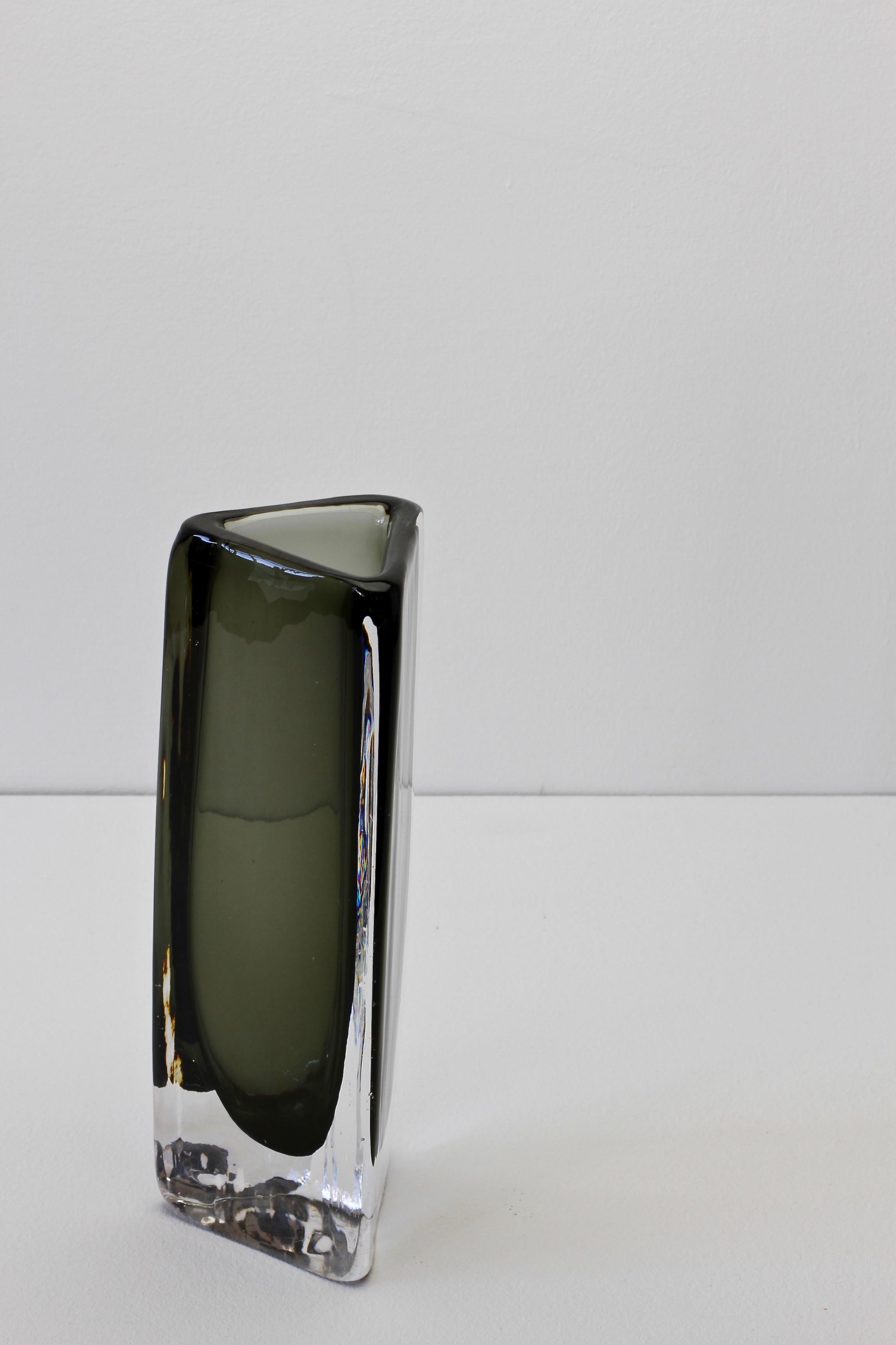 Tall 1950s Dark Toned Sommerso Vase Signed Nils Landberg for Orrefors Glass For Sale 4