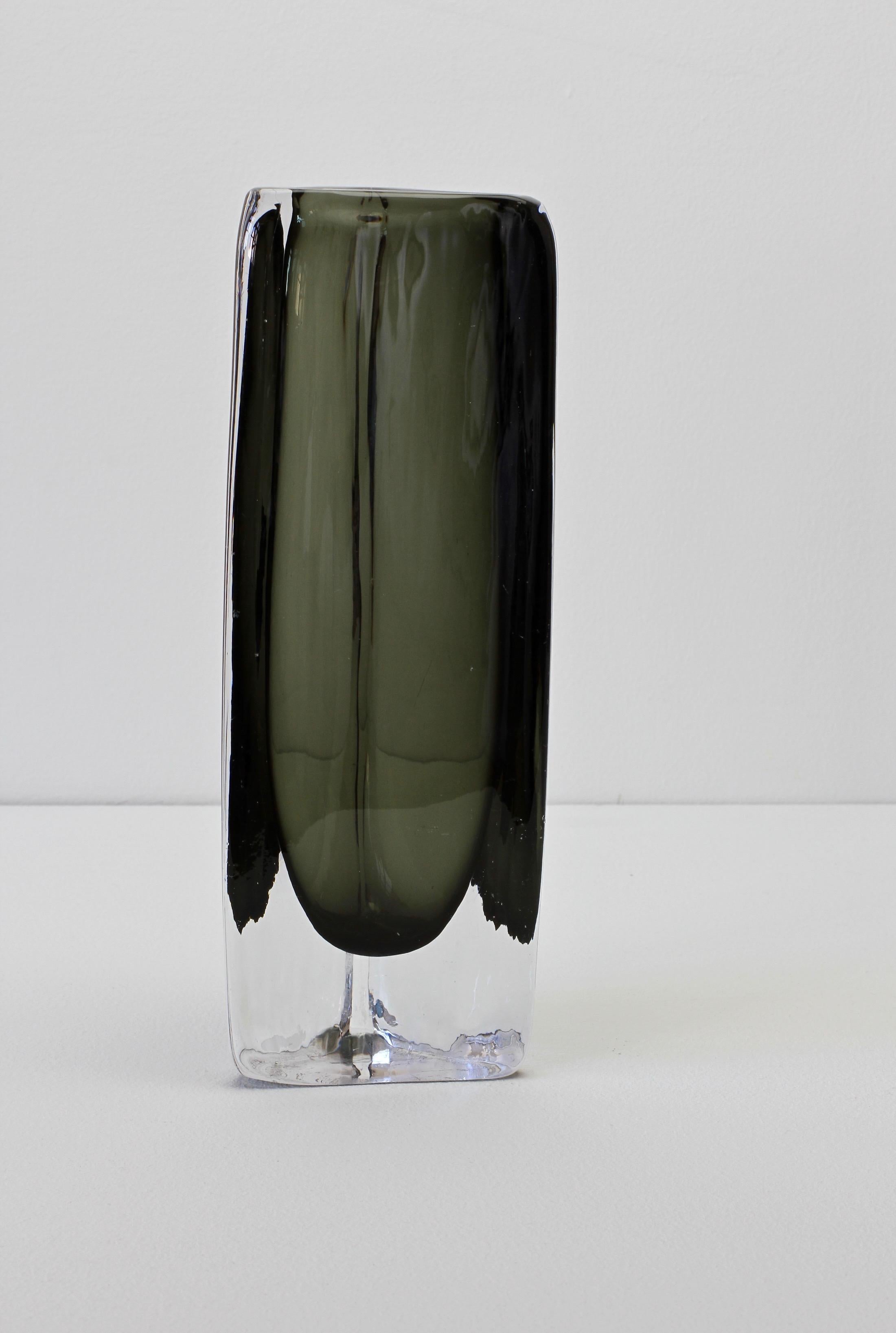 Mid-Century Modern Grand vase en verre Sommerso des années 1950 signé Nils Landberg pour Orrefors Glass en vente