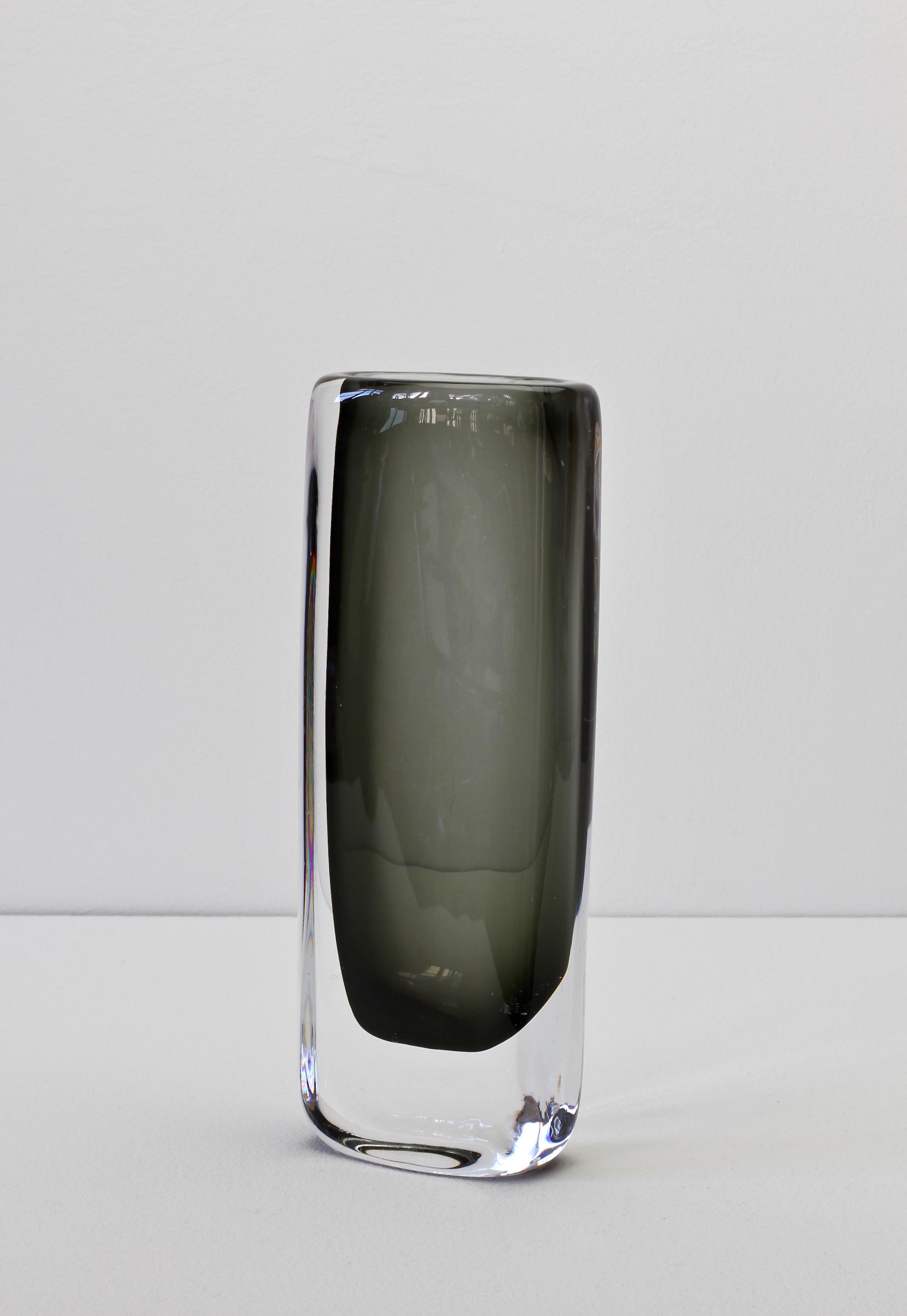 Tall 1950s Sommerso 'Dusk' Vase Signed by Nils Landberg for Orrefors Glass 3