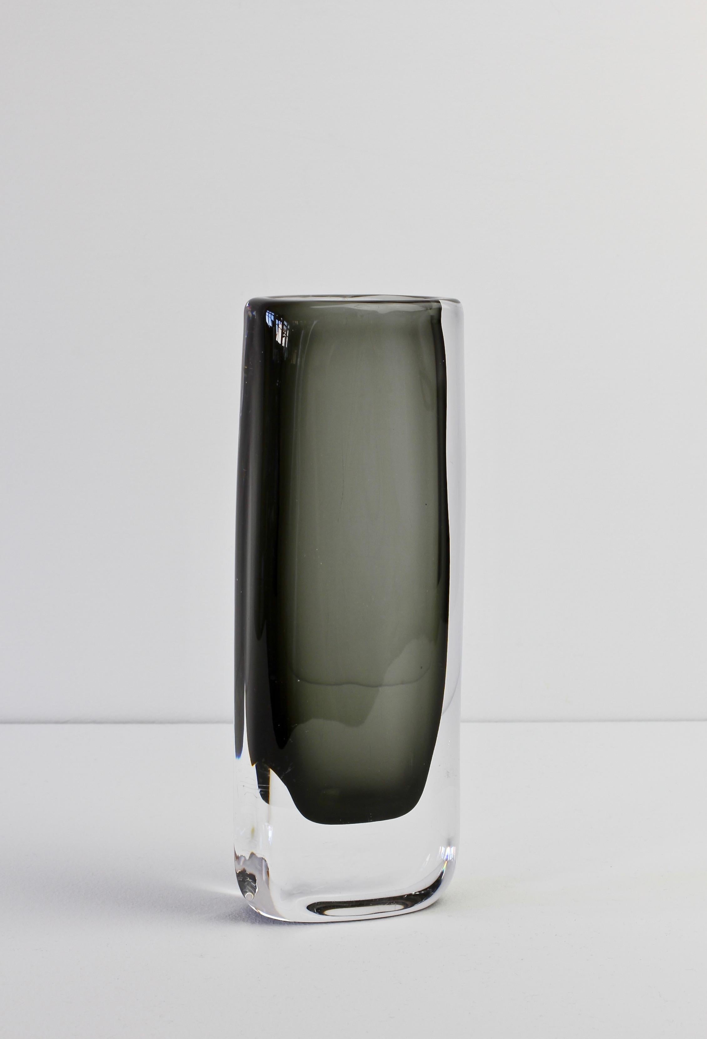 Tall 1950s Sommerso 'Dusk' Vase Signed by Nils Landberg for Orrefors Glass 4