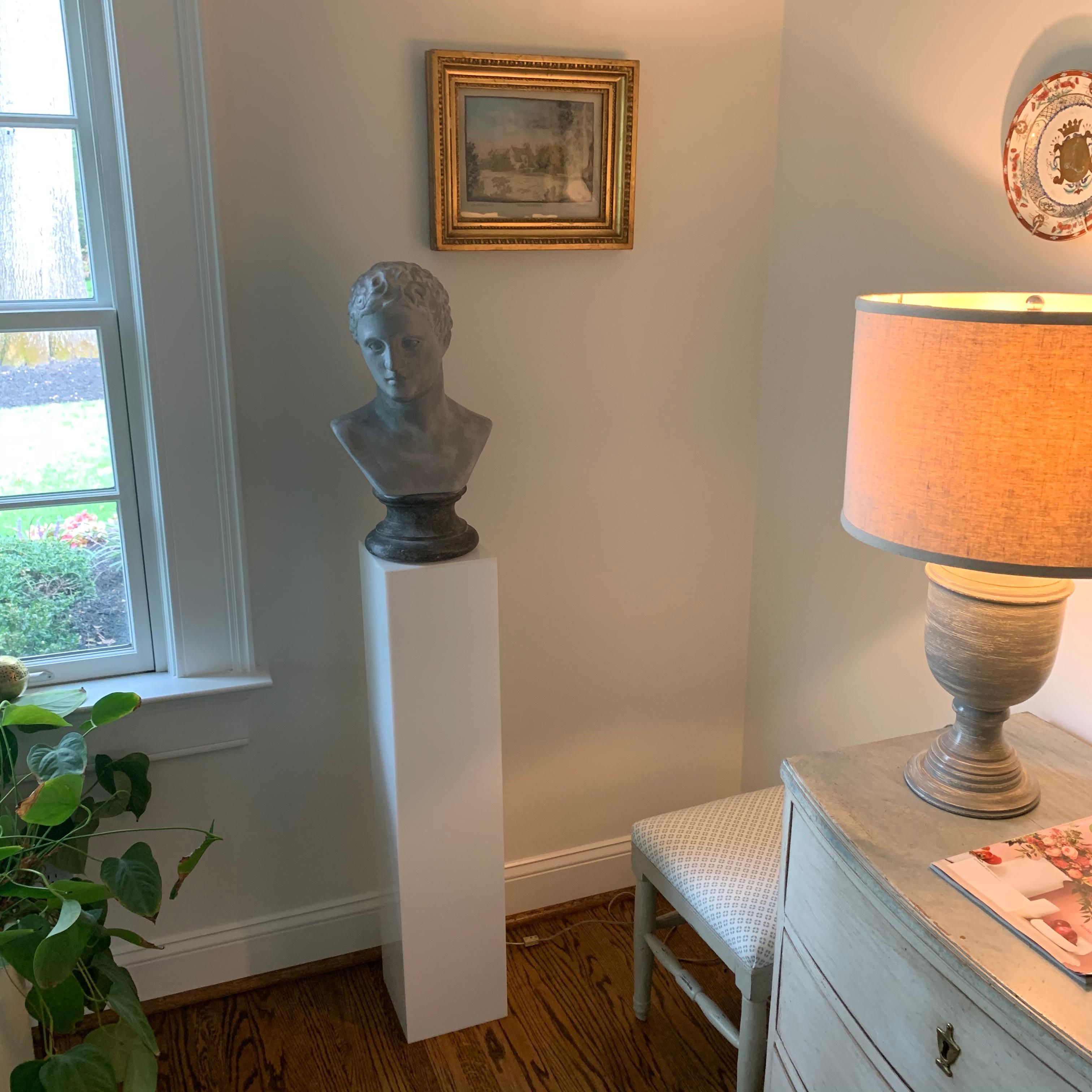Tall 1970s Electrified White Lucite Or Acrylic Pedestal Stand Display Column In Good Condition For Sale In Haddonfield, NJ