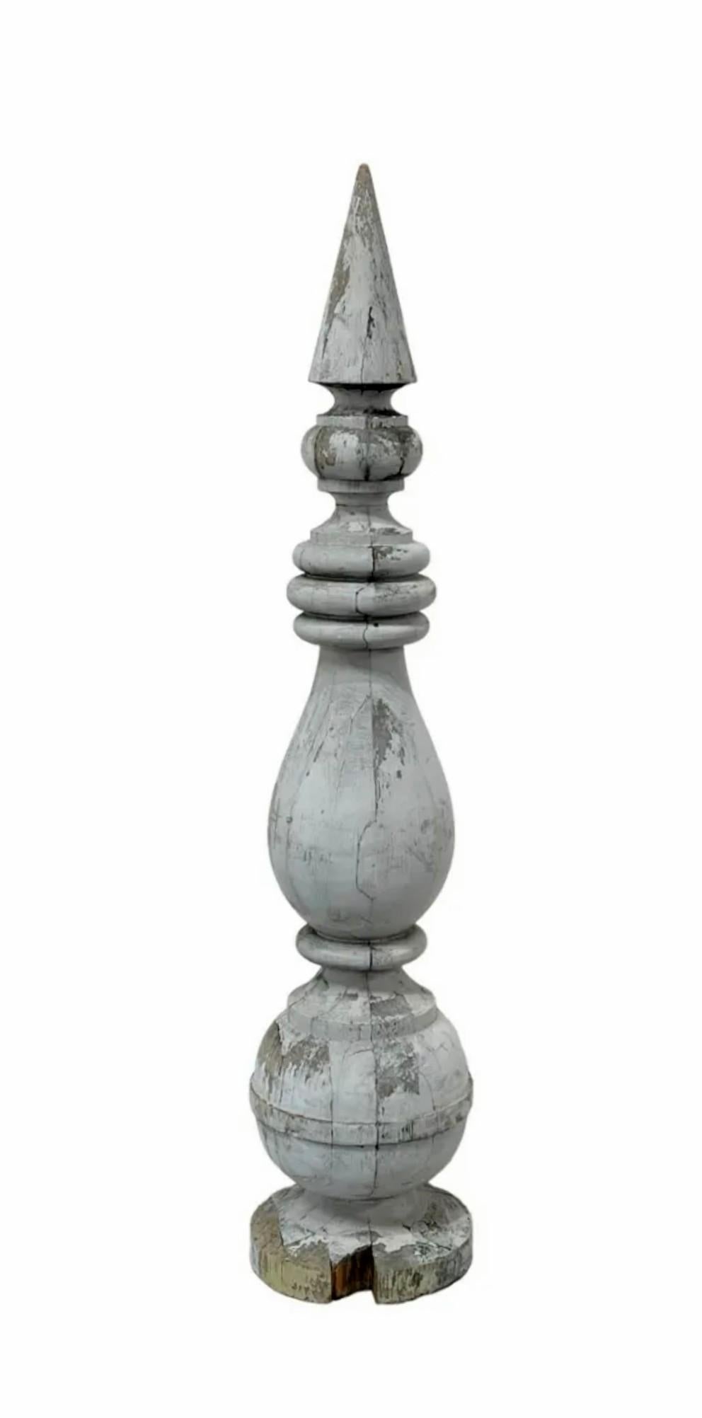 Tall 19th Century Architectural Painted Wood Finial In Distressed Condition In Forney, TX