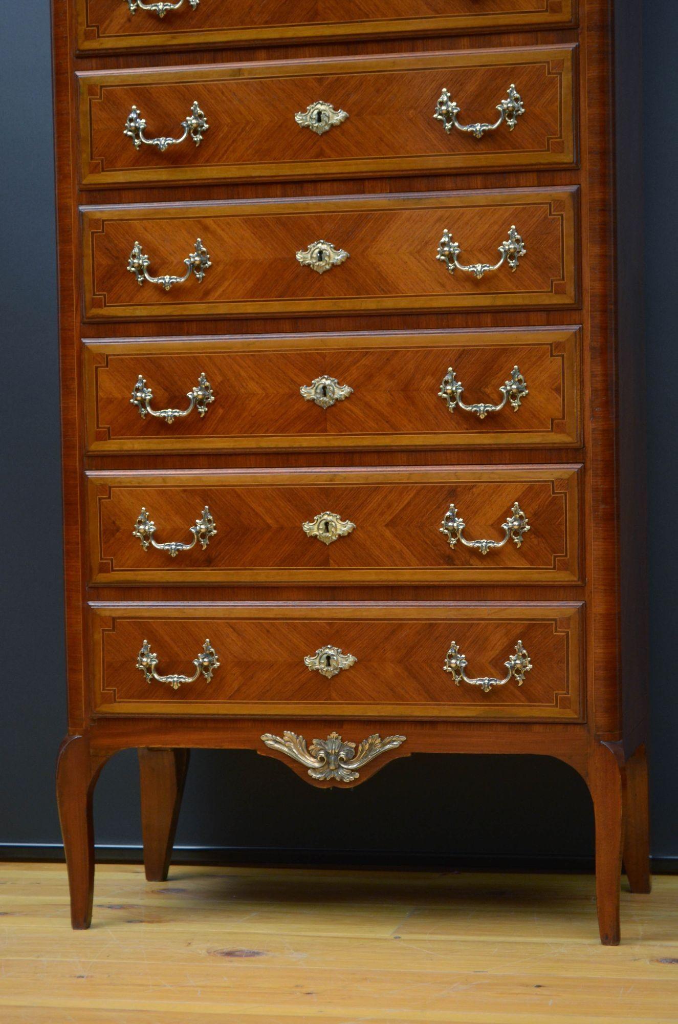 Palissandro Cassettiera alta in legno di tulipano del XIX secolo in vendita