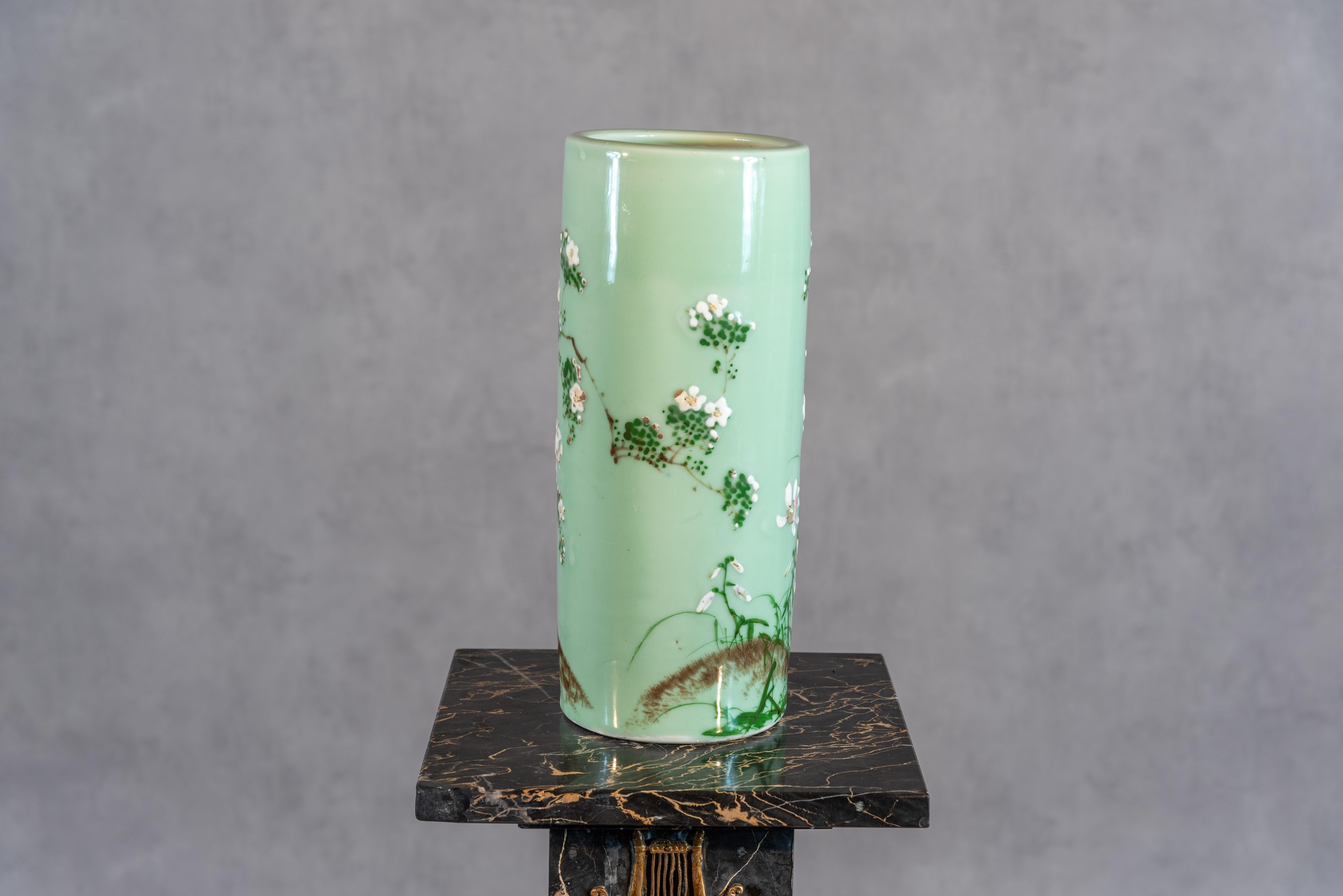 Art nouveau Grand vase en céladon du 20e siècle en vente