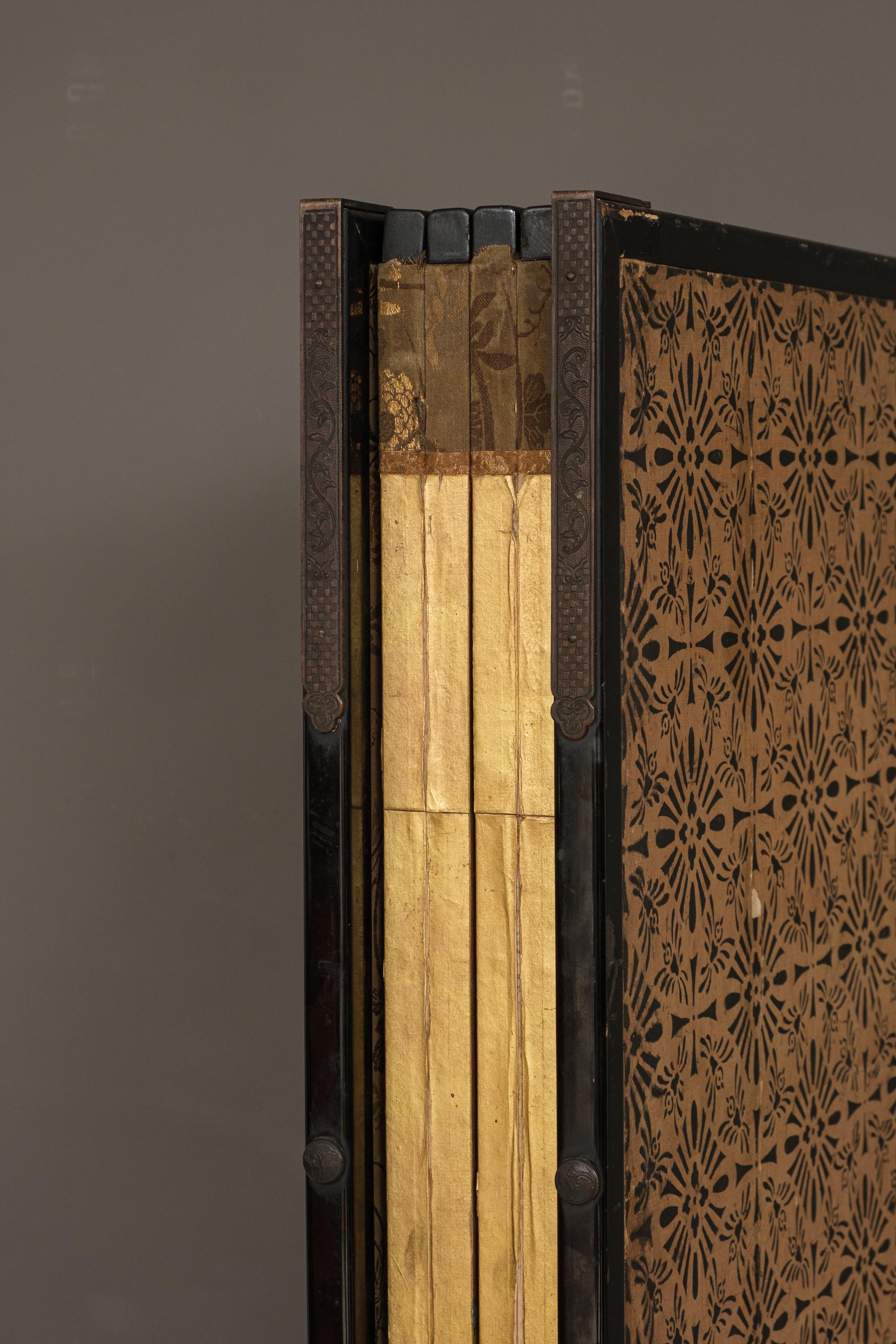 Tall 6-panel byôbu with phoenixes attributed to Kanô Isen’in Naganobu For Sale 10