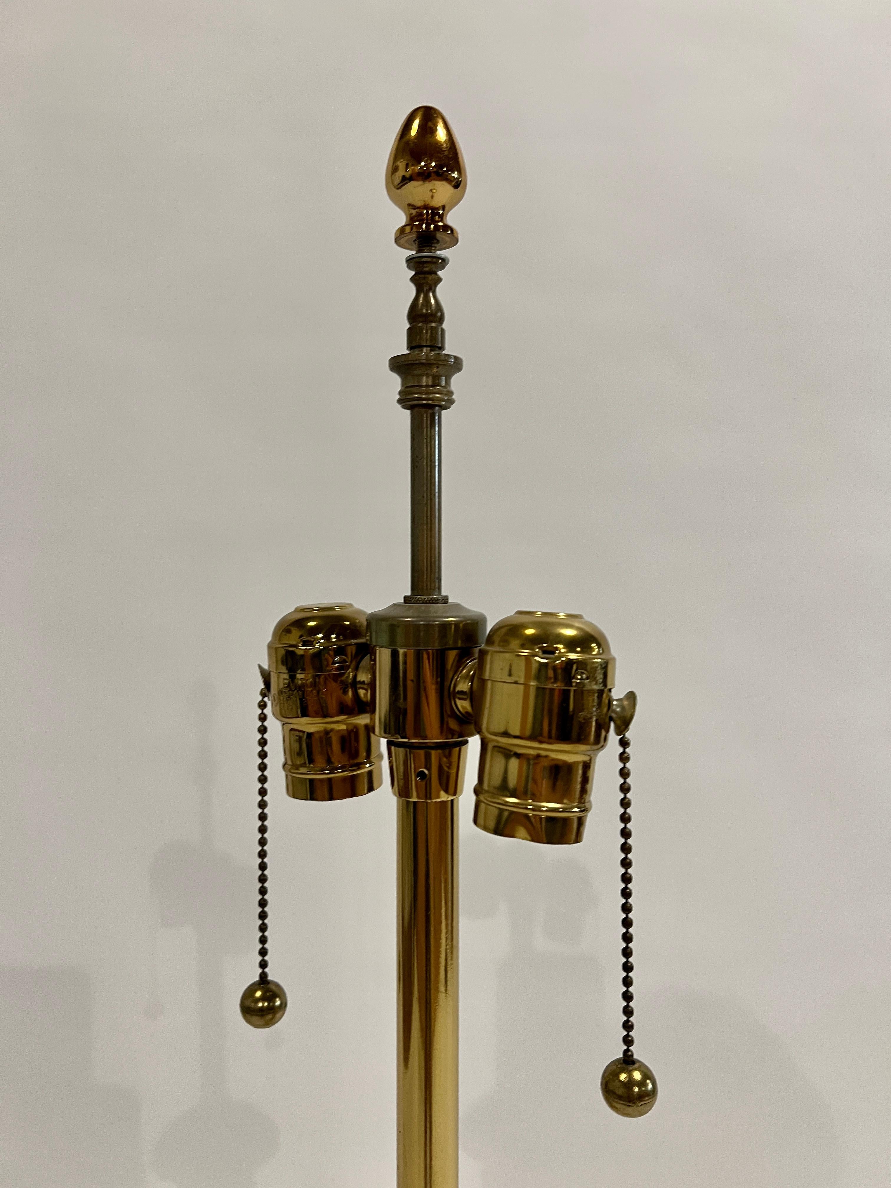 Soie Grande lampe de bureau à colonne en albâtre de Marbro en vente