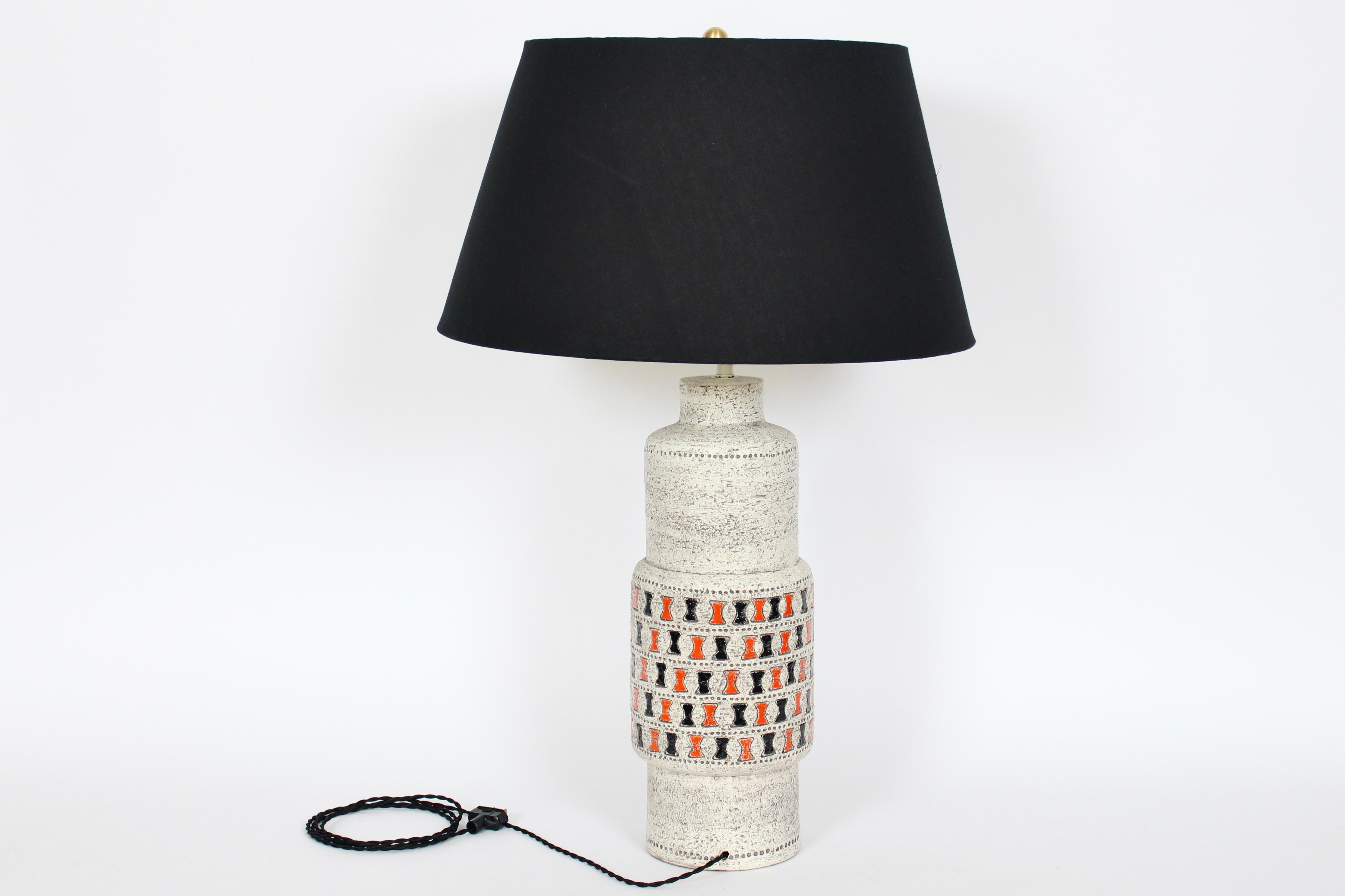 Italian Tall Aldo Londi for Bitossi Off White Art Pottery Table Lamp with Orange & Black For Sale