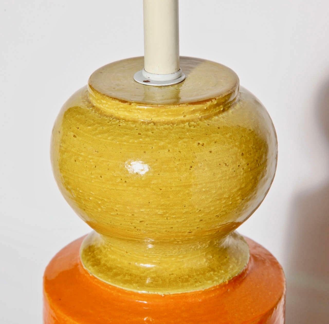 Milieu du XXe siècle Grande lampe de bureau en céramique orange et jaune Aldo Londi pour Bitossi, années 1950  en vente