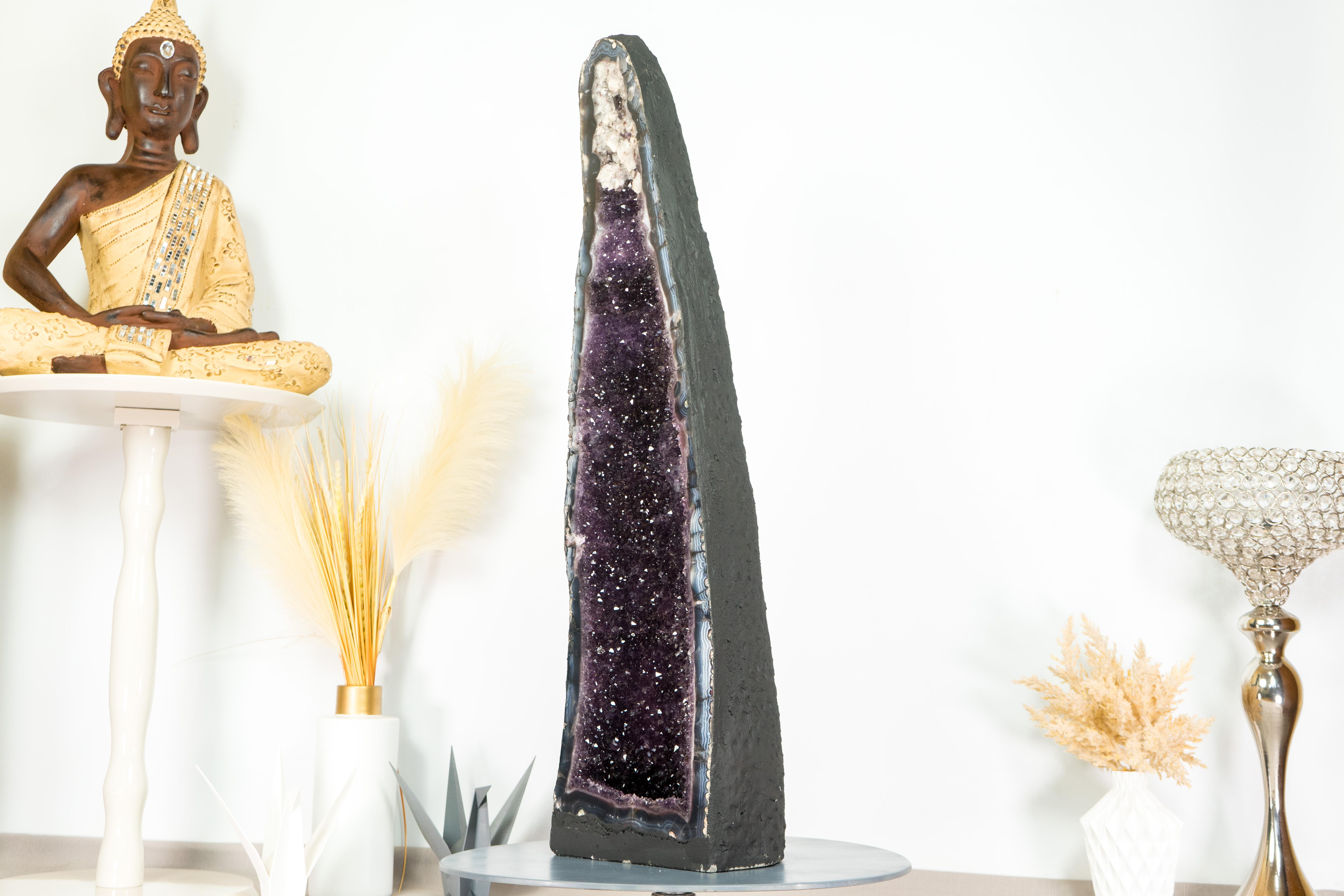 Tall Amethyst Cathedral Geode, with Lace Agate, Purple Amethyst and Calcite In Excellent Condition For Sale In Ametista Do Sul, BR