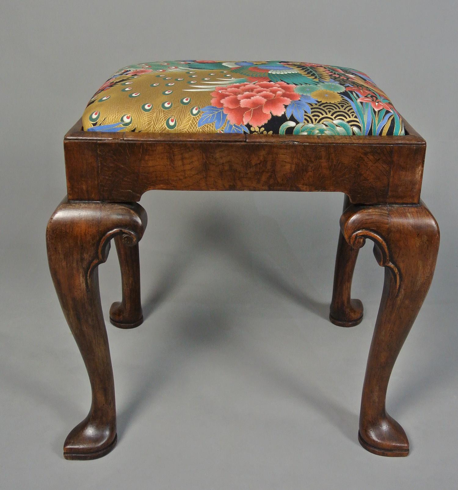Tall and Handsome George II Walnut Stool with Slipper Feet c. 1750 In Good Condition For Sale In Heathfield, GB