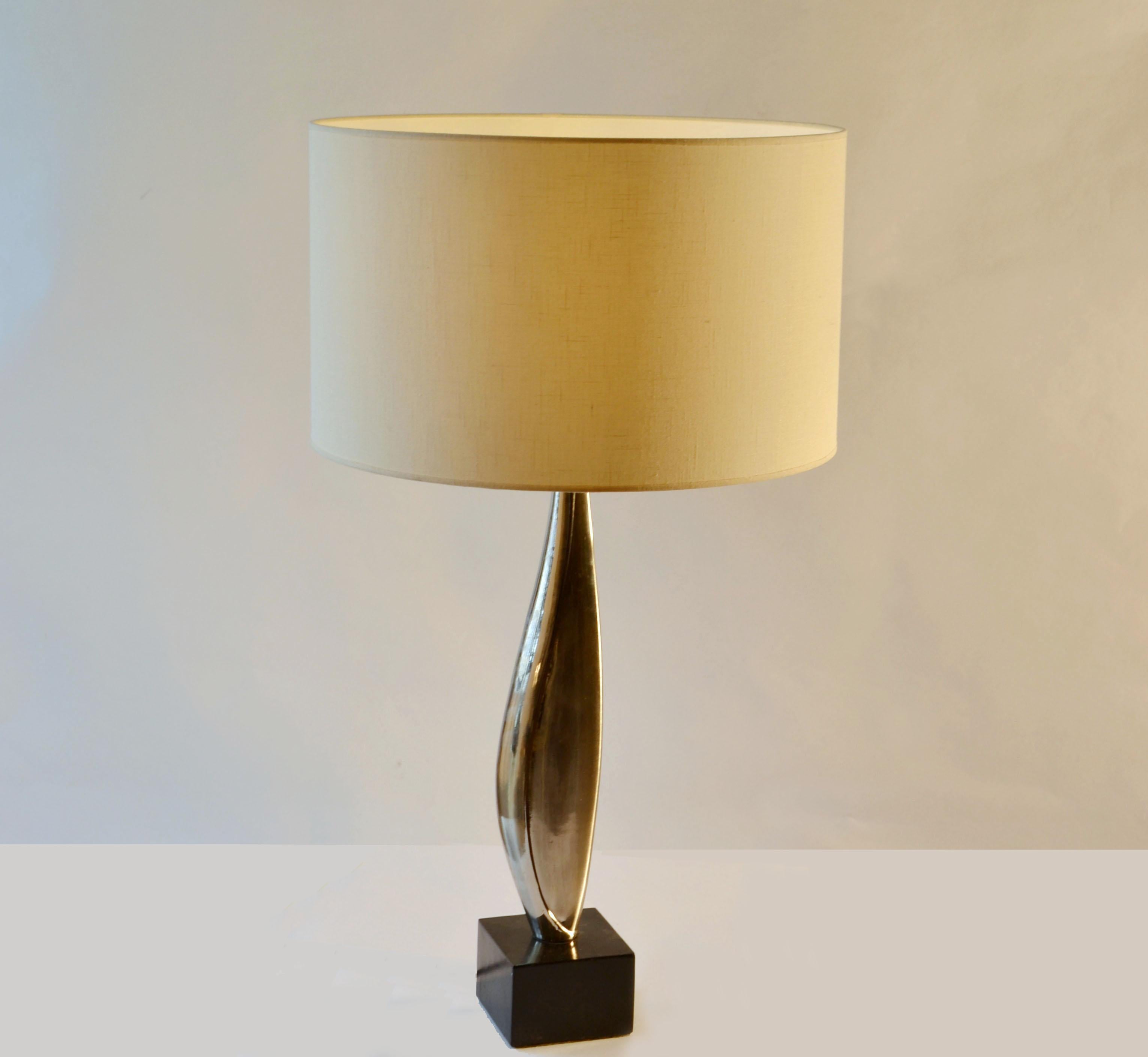 Français Lampe de bureau Maison Charles en nickel et marbre noir