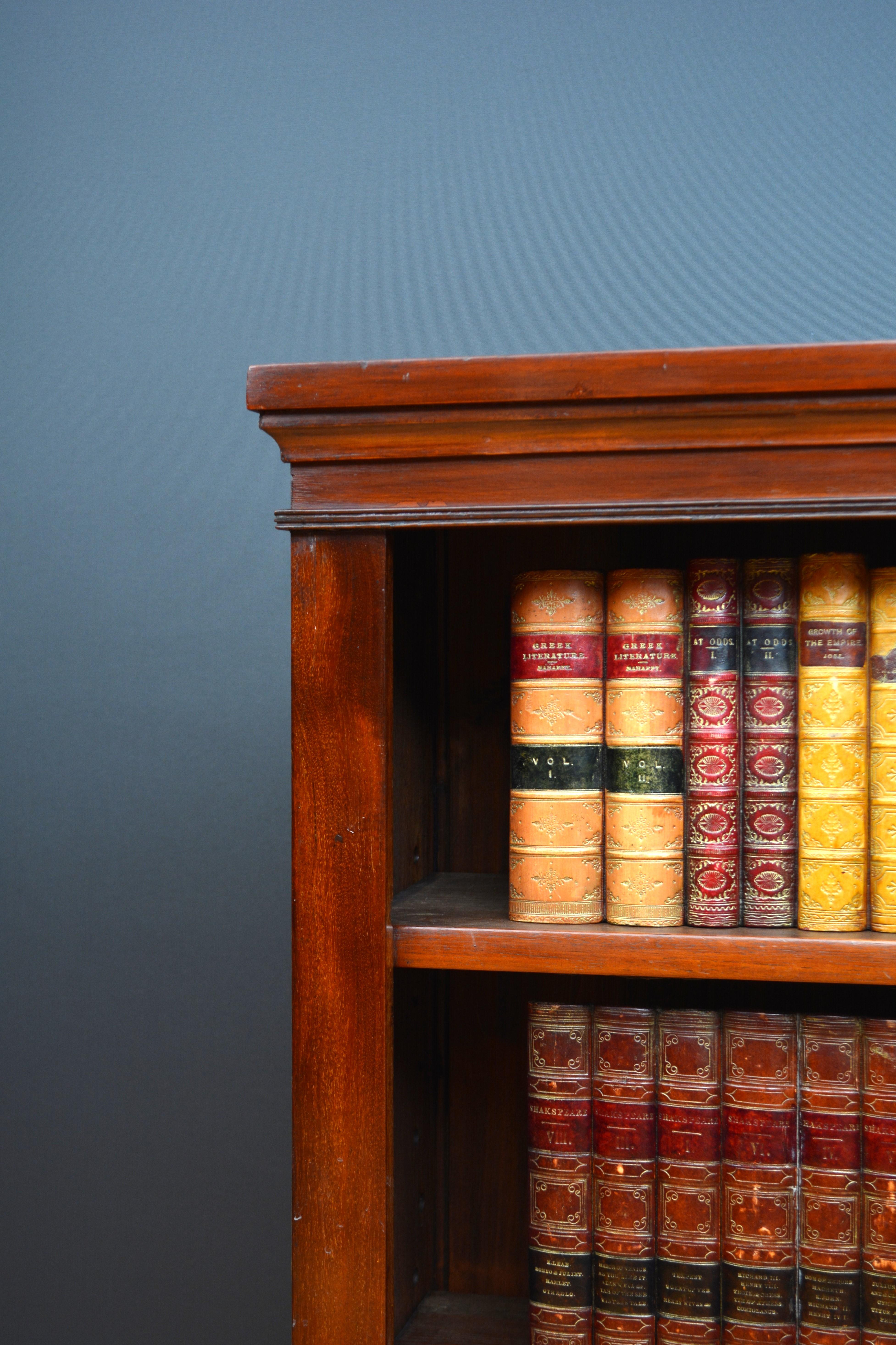 Großes und schlankes offenes Bücherregal aus viktorianischem Mahagoni im Angebot 2