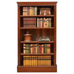 Librería abierta victoriana alta y esbelta de caoba