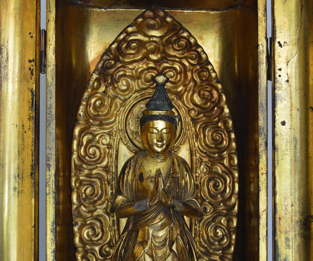 Tall Antique 19th Century Japanese Traveling Shrine with Quan Yin In Good Condition For Sale In Laguna Beach, CA
