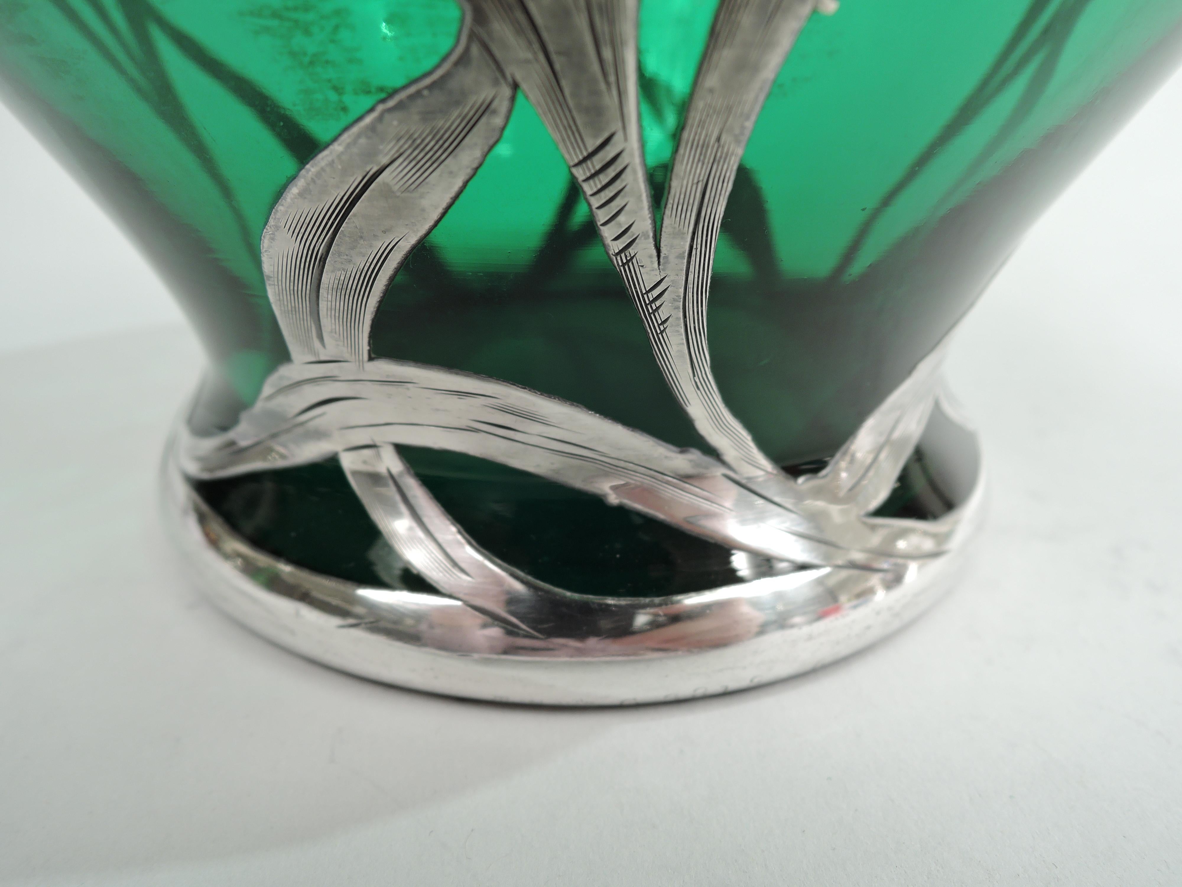 Argent Grand vase ancien Art Nouveau recouvert d'argent vert par Alvin en vente