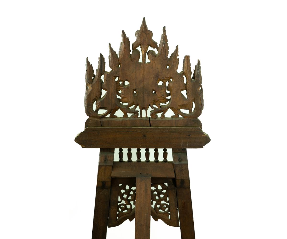 Tall Antique Asian Easel with Extraordinary Carvings In Fair Condition For Sale In Laguna Beach, CA