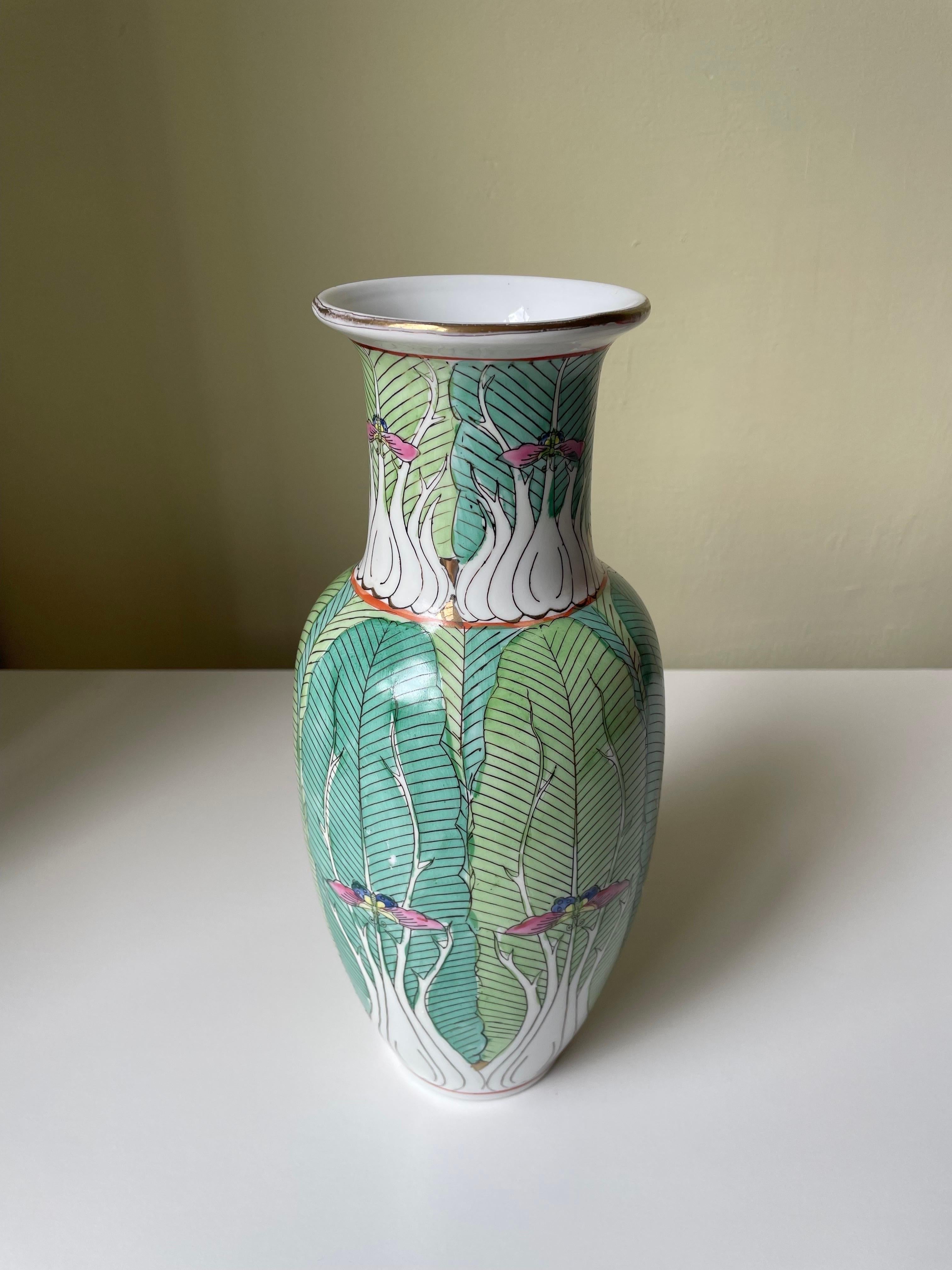 Antike hohe chinesische organische Deko-Vase, frühes 20. Jahrhundert (Handbemalt) im Angebot