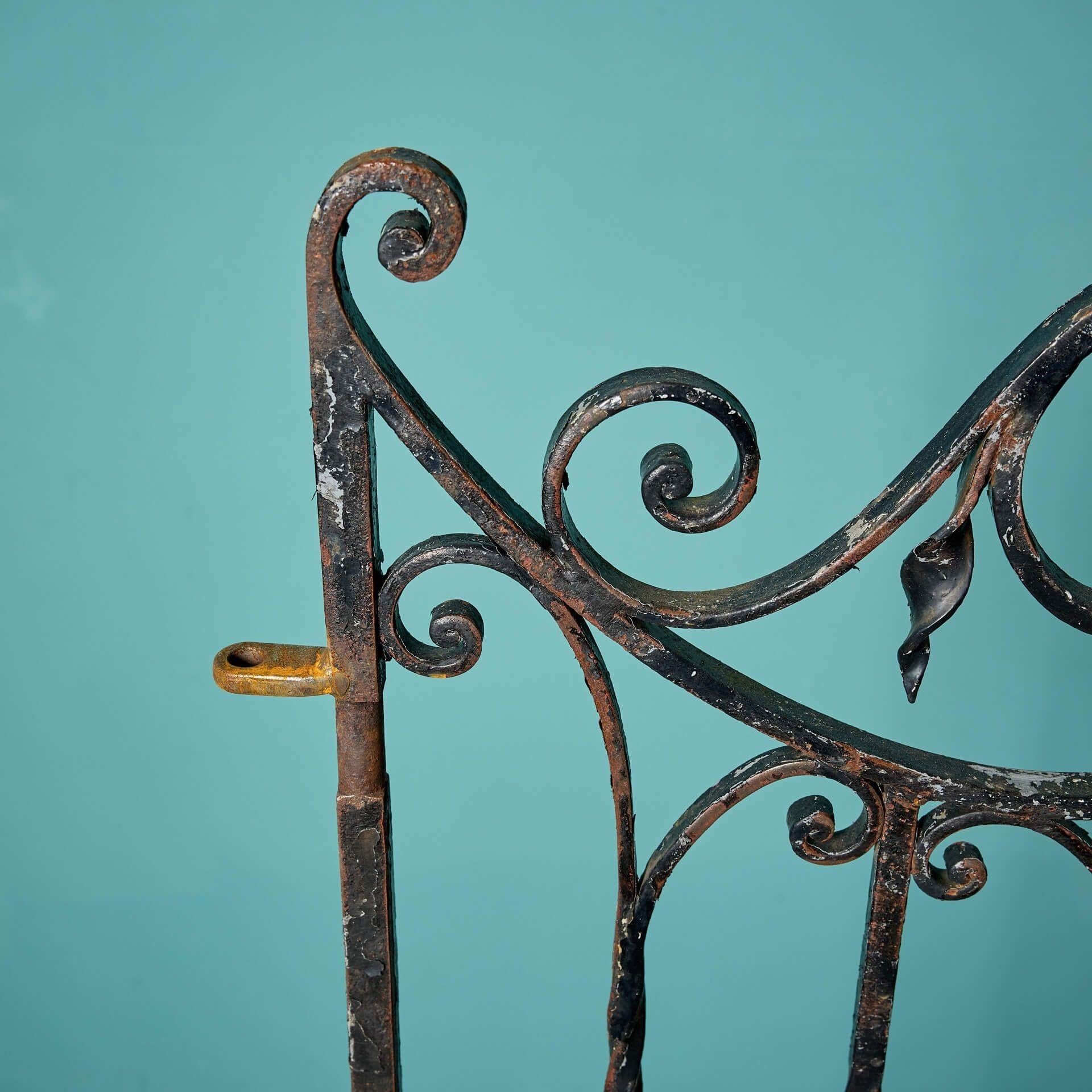 Puerta lateral alta de hierro forjado estilo eduardiano antiguo Eduardiano en venta
