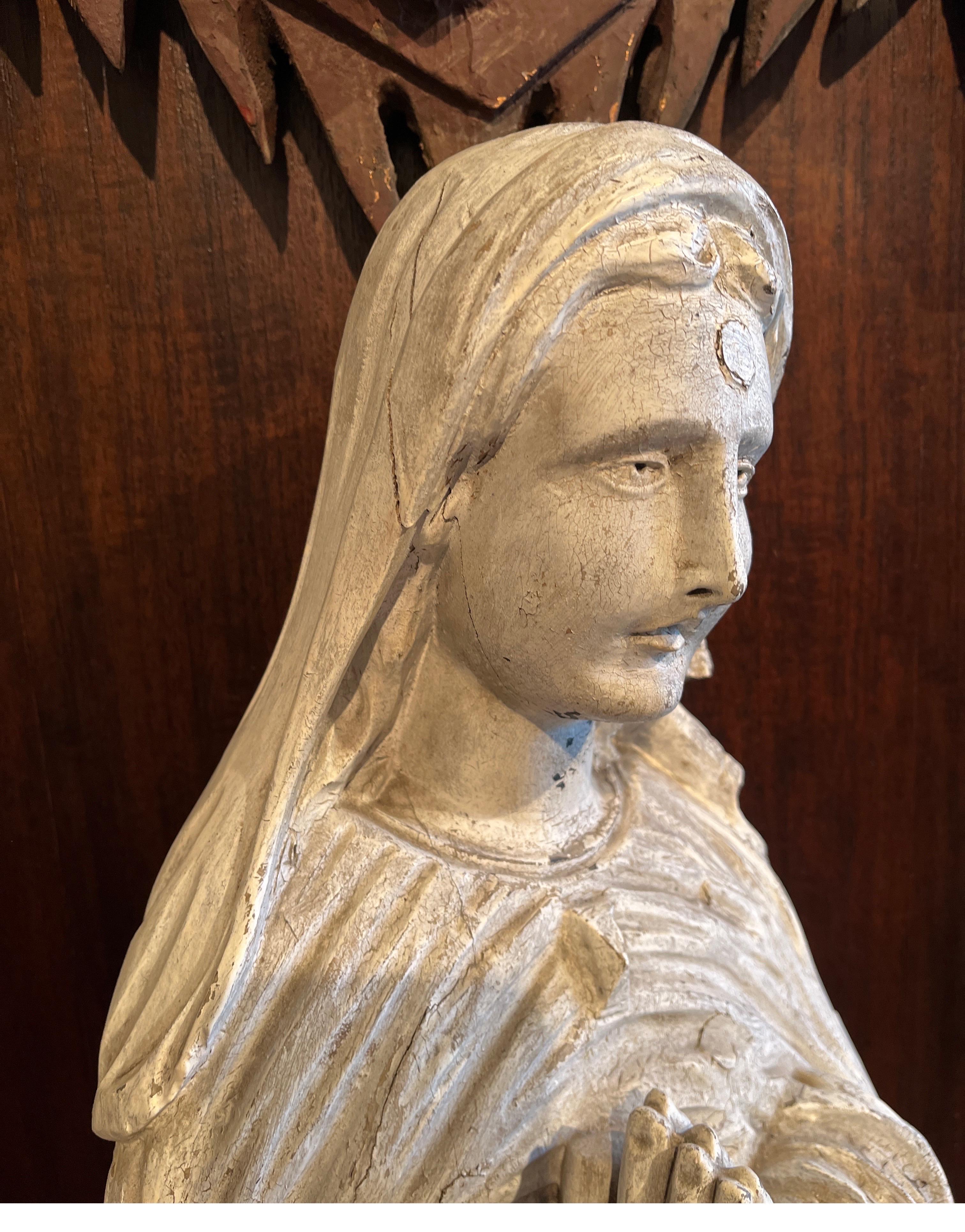 Große antike europäische geschnitzte Madonna im Angebot 5