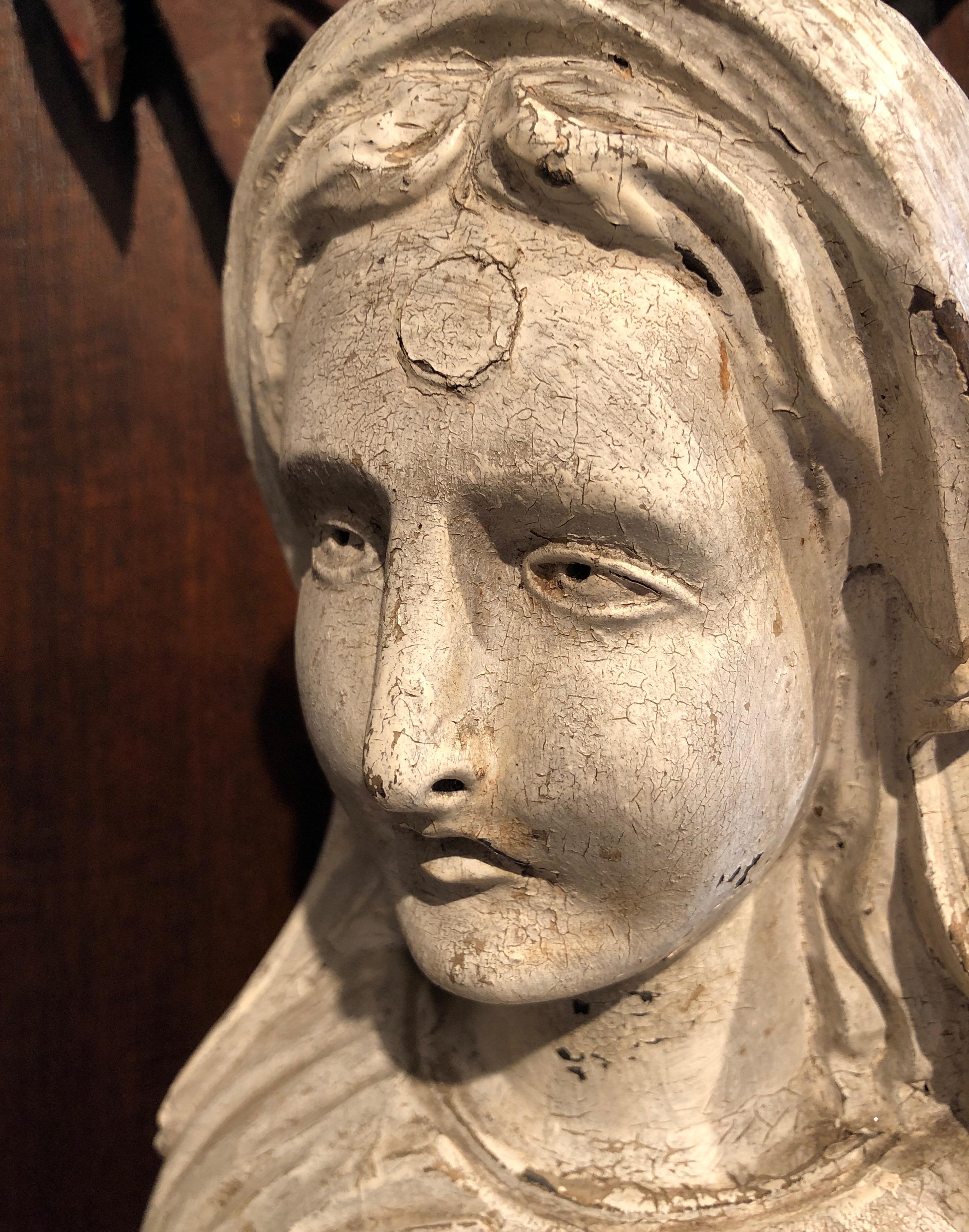 Große antike europäische geschnitzte Madonna im Angebot 12