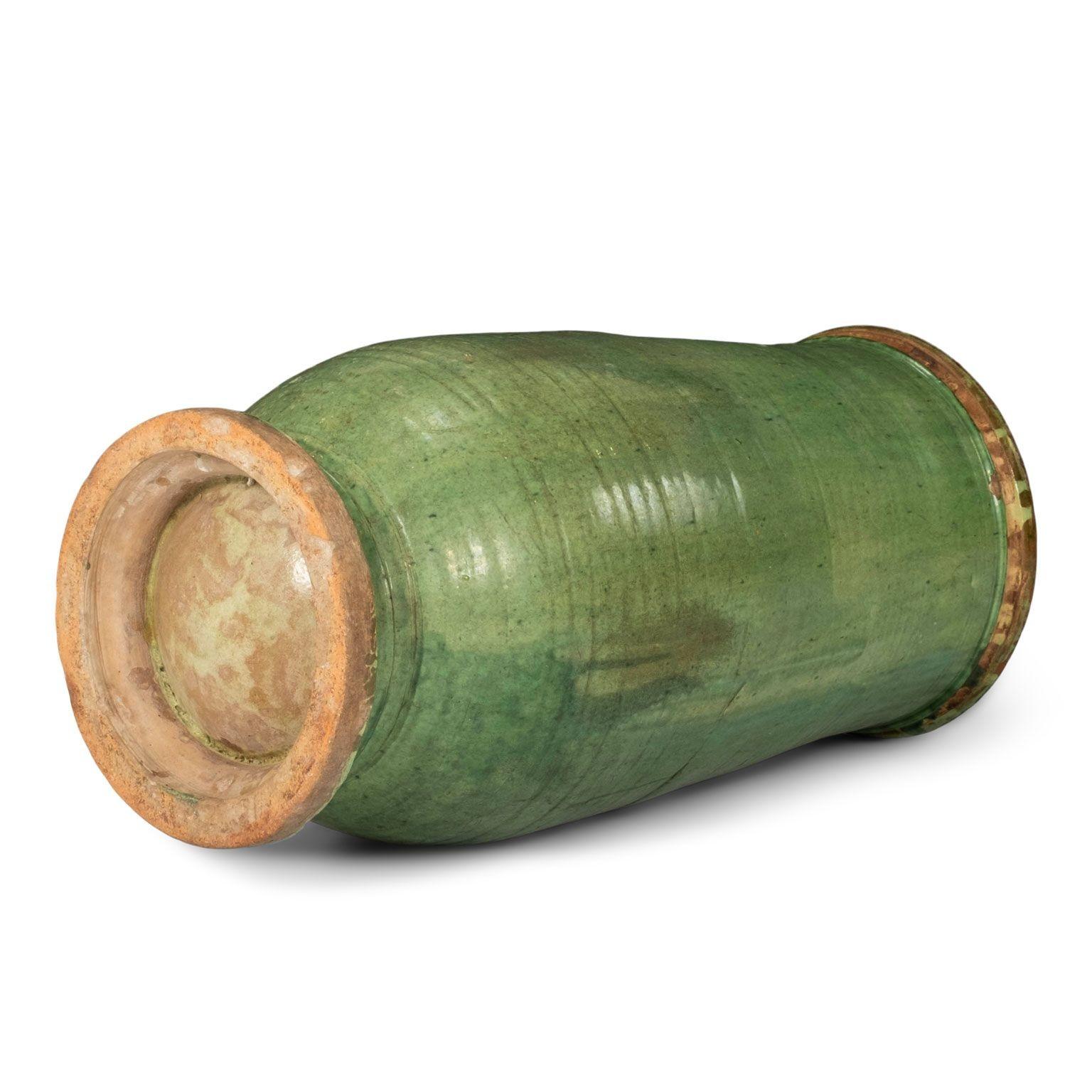 Tarro alto Antique French esmaltado verde Olivette en venta 1
